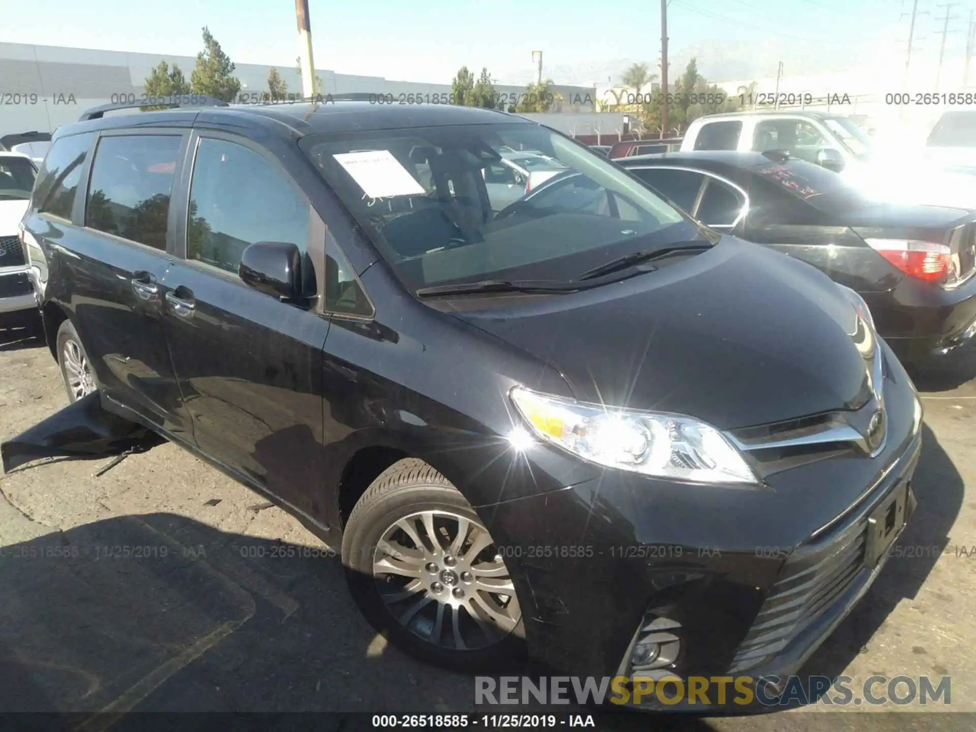 1 Photograph of a damaged car 5TDYZ3DC0LS045813 TOYOTA SIENNA 2020