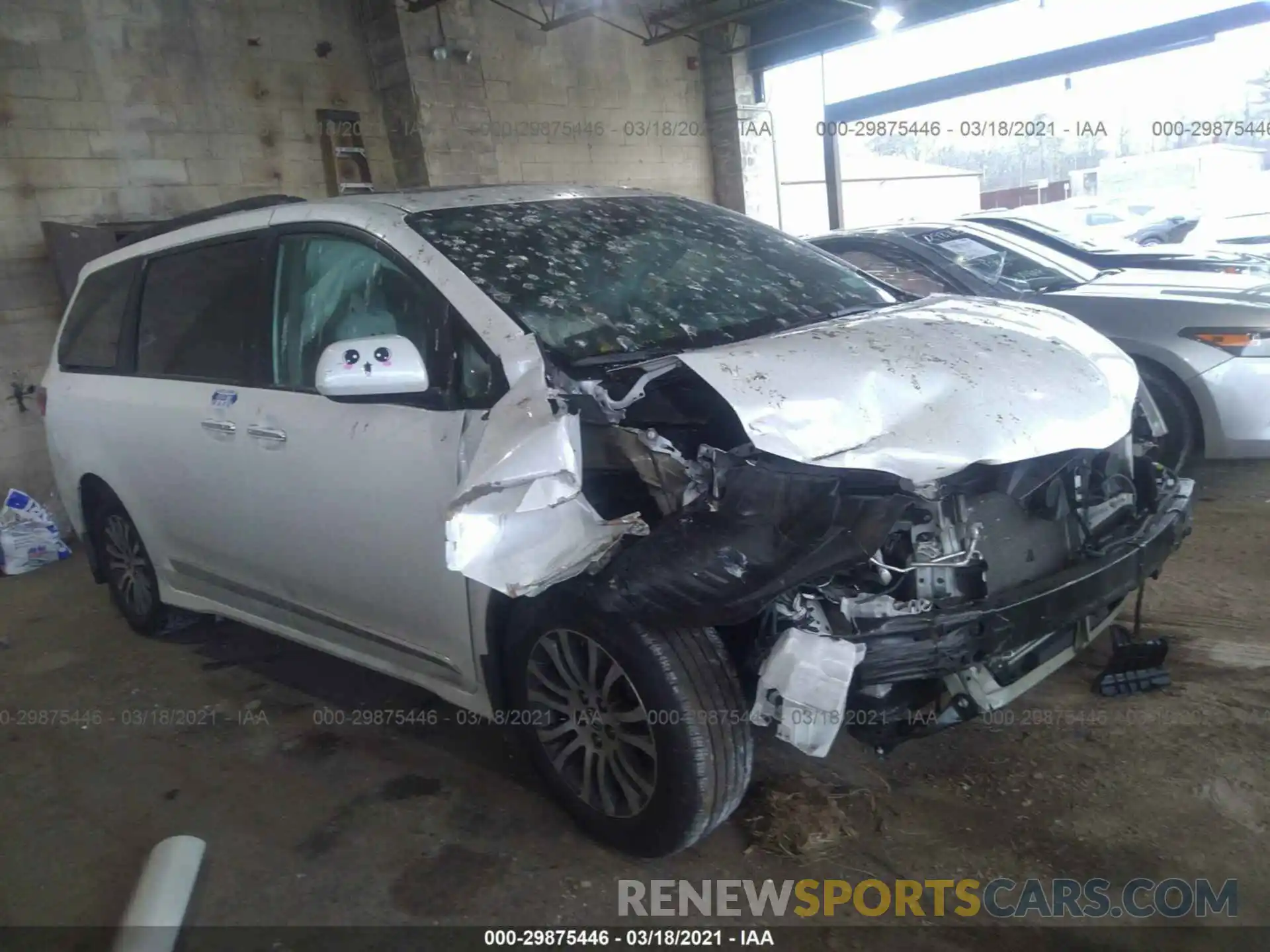 1 Photograph of a damaged car 5TDYZ3DC0LS047805 TOYOTA SIENNA 2020