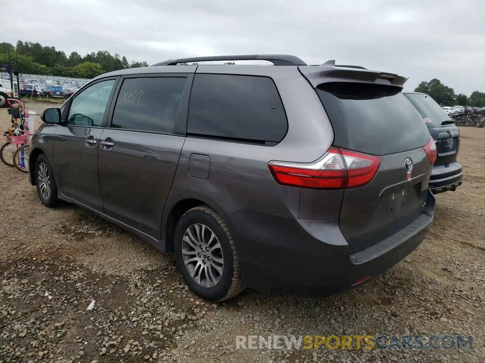 3 Photograph of a damaged car 5TDYZ3DC0LS049151 TOYOTA SIENNA 2020