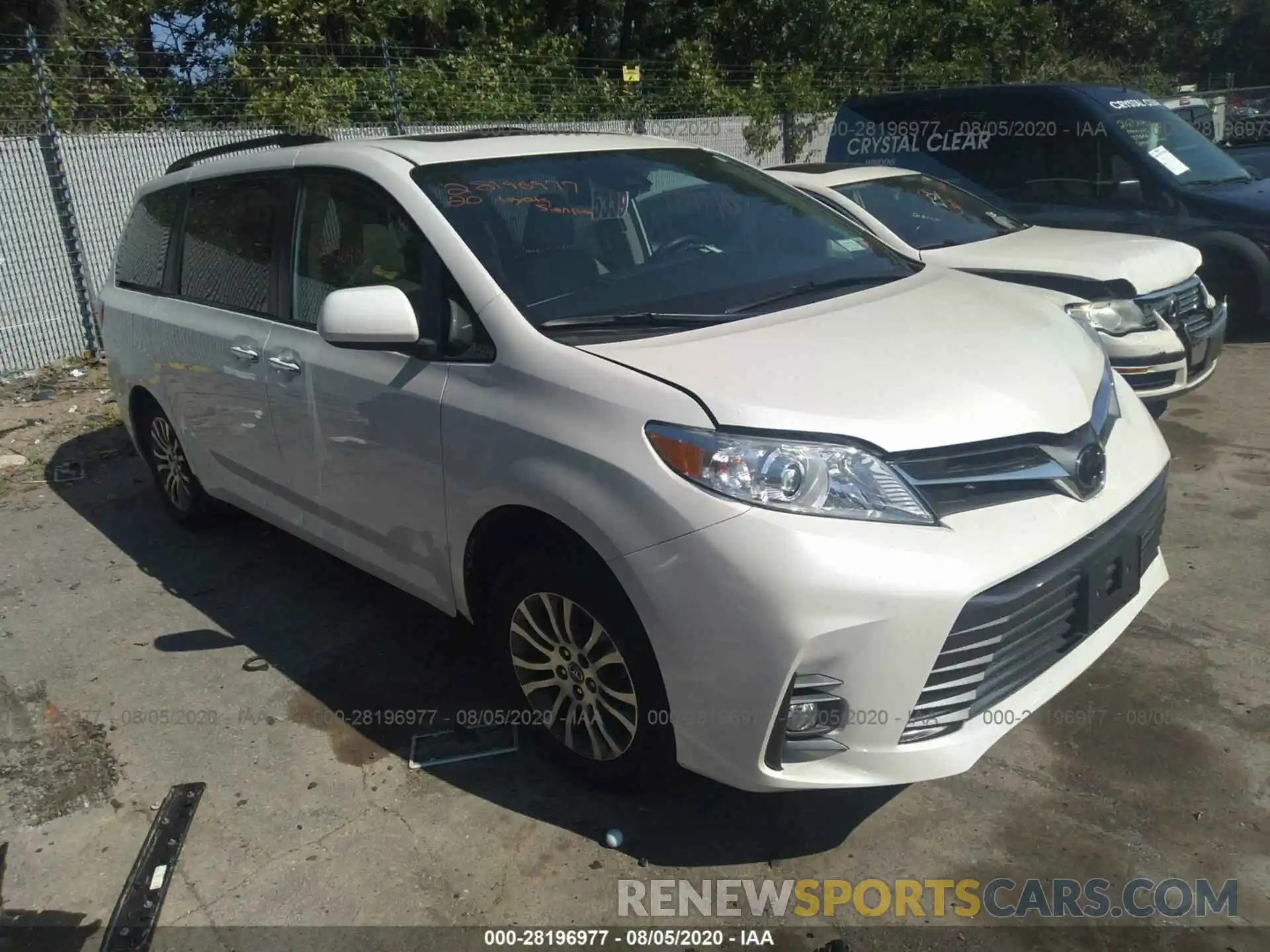 1 Photograph of a damaged car 5TDYZ3DC0LS049795 TOYOTA SIENNA 2020