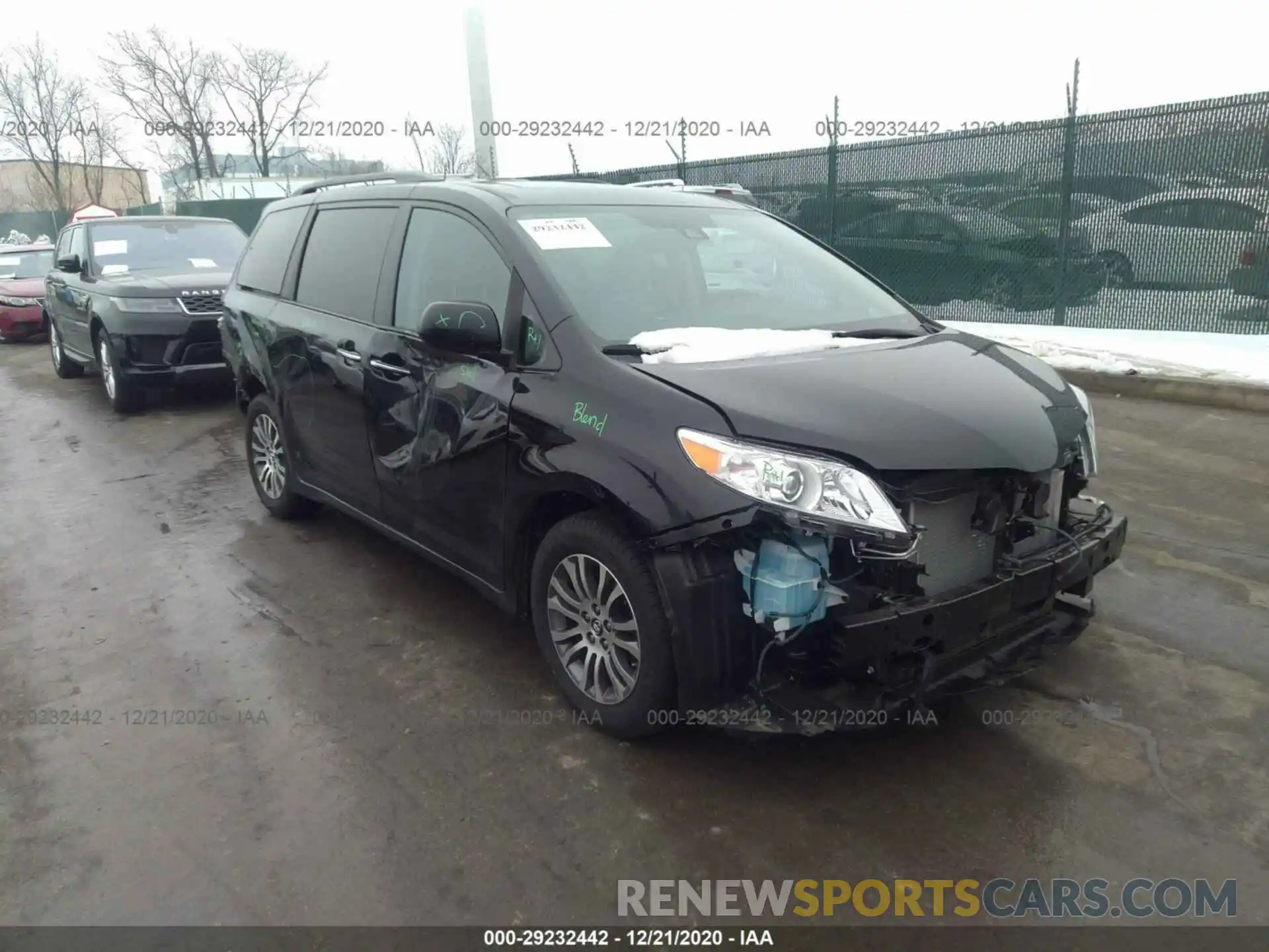 1 Photograph of a damaged car 5TDYZ3DC0LS054043 TOYOTA SIENNA 2020