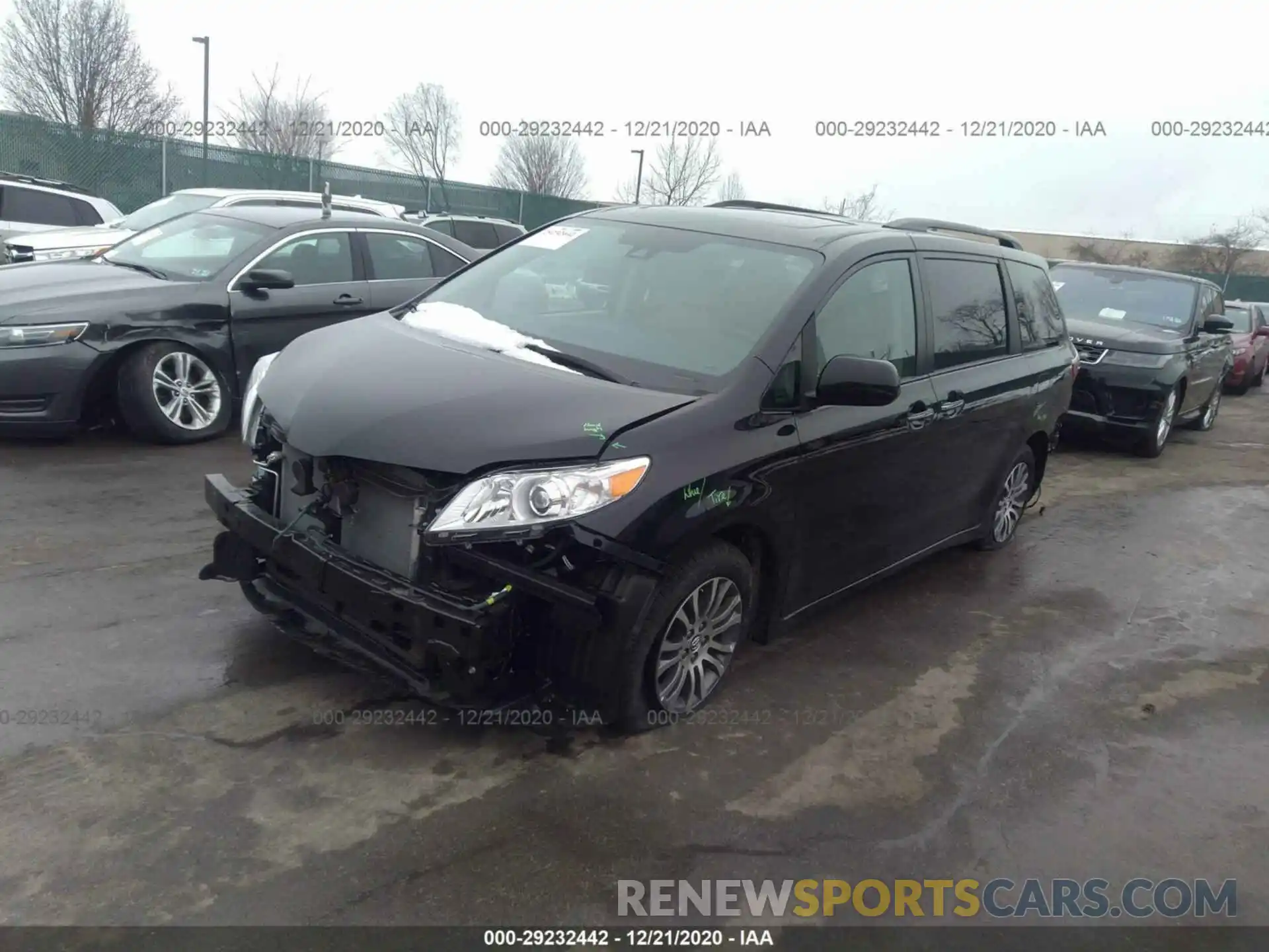 2 Photograph of a damaged car 5TDYZ3DC0LS054043 TOYOTA SIENNA 2020