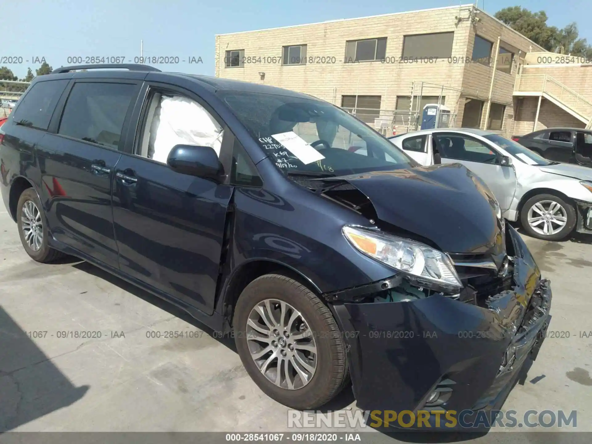 1 Photograph of a damaged car 5TDYZ3DC0LS054673 TOYOTA SIENNA 2020