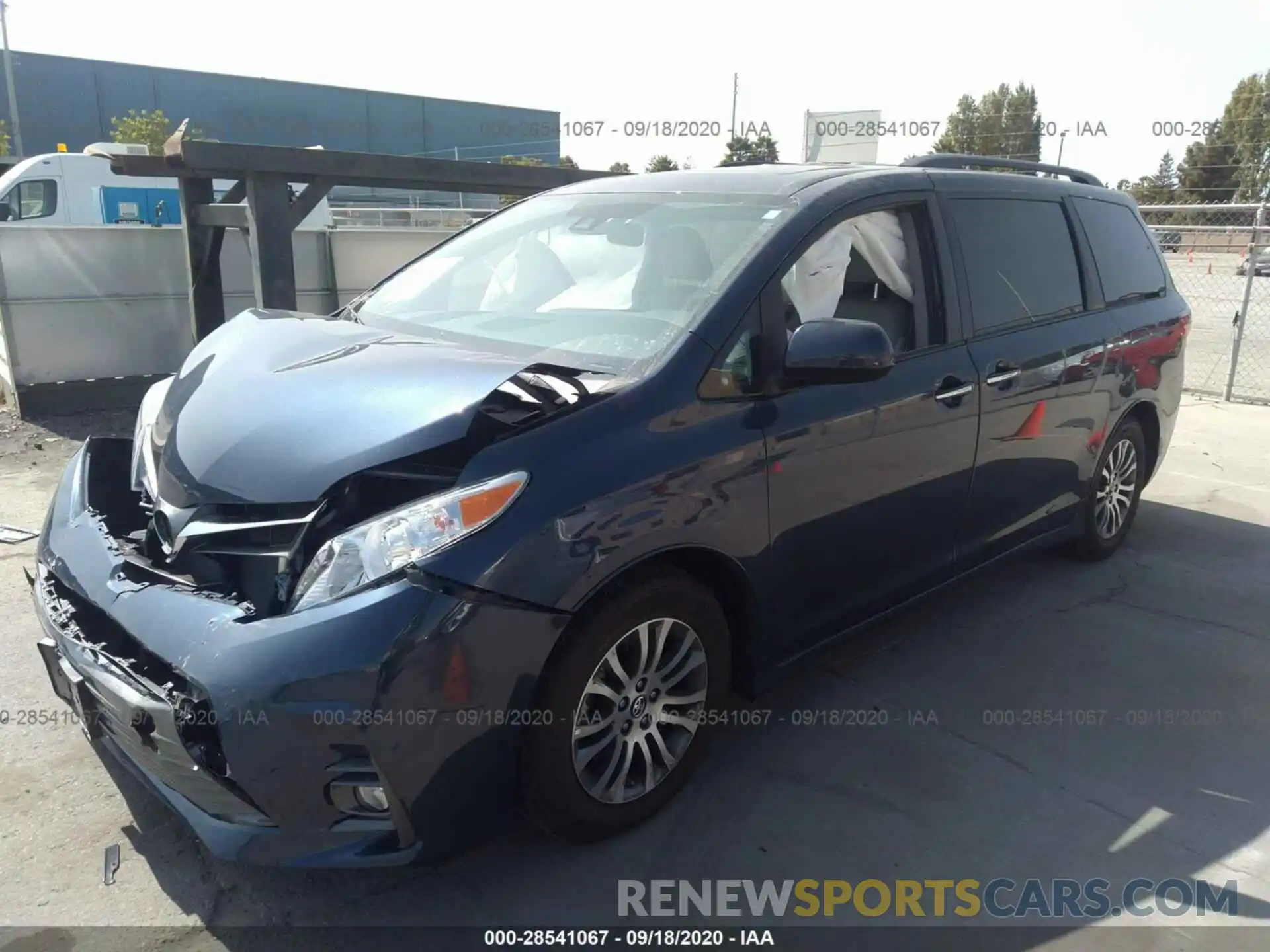 2 Photograph of a damaged car 5TDYZ3DC0LS054673 TOYOTA SIENNA 2020