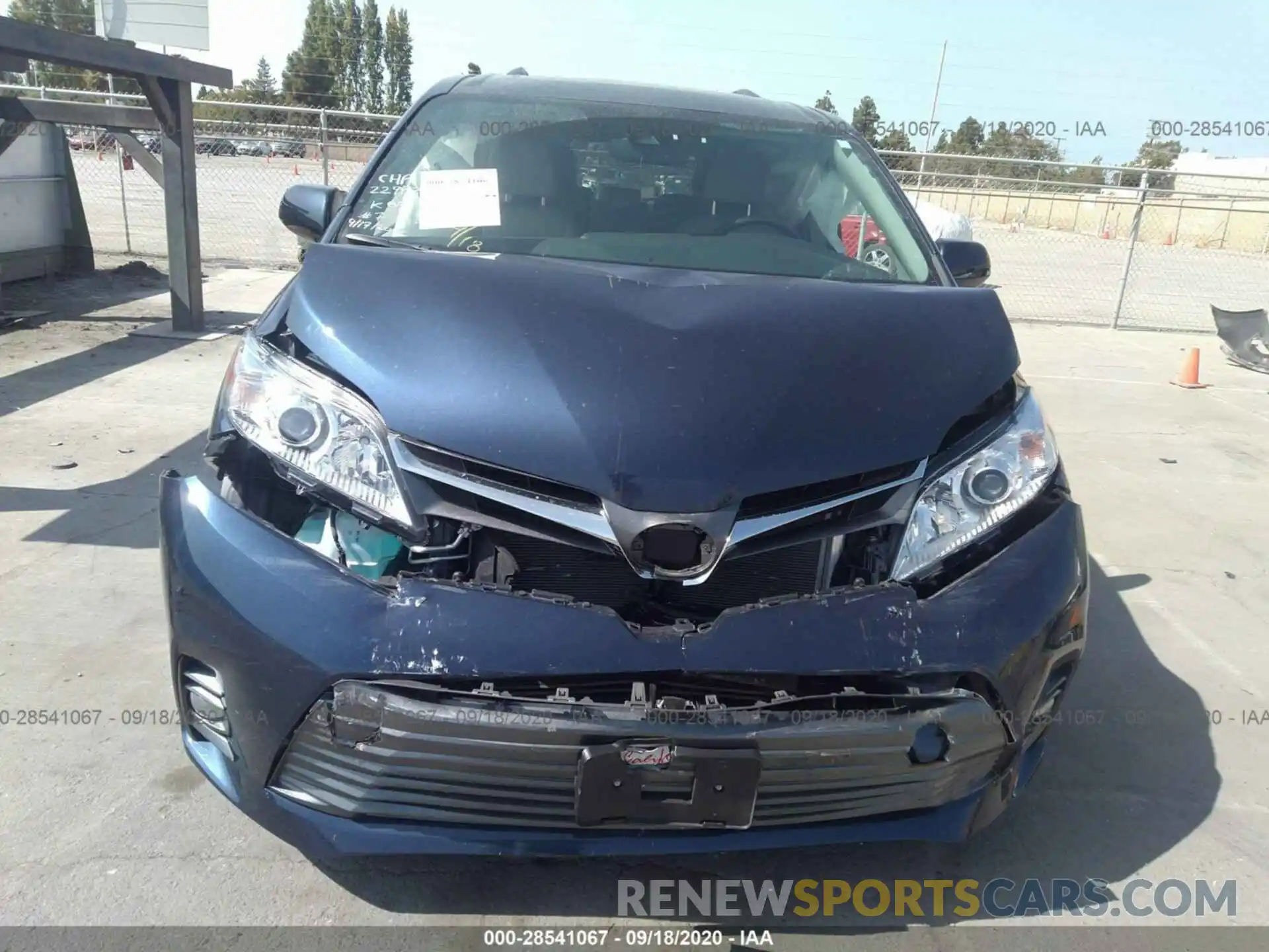 6 Photograph of a damaged car 5TDYZ3DC0LS054673 TOYOTA SIENNA 2020