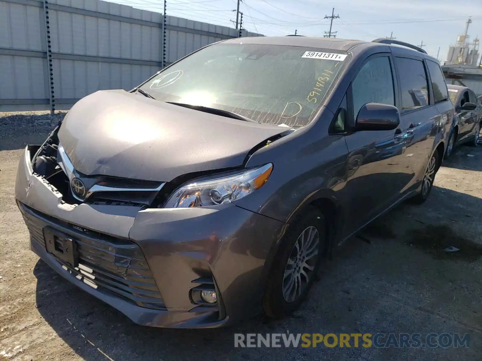 2 Photograph of a damaged car 5TDYZ3DC0LS056746 TOYOTA SIENNA 2020