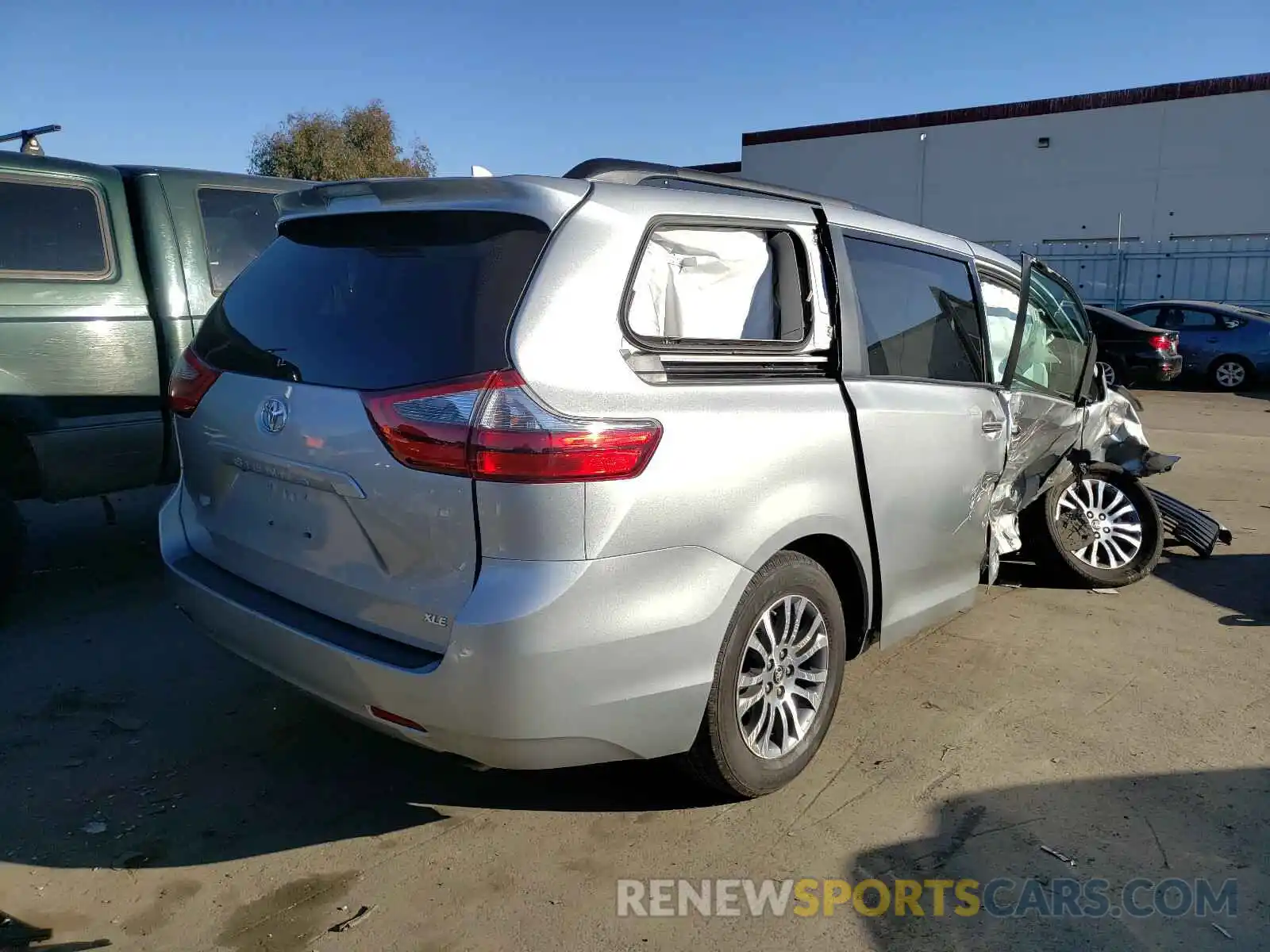 4 Фотография поврежденного автомобиля 5TDYZ3DC0LS060814 TOYOTA SIENNA 2020