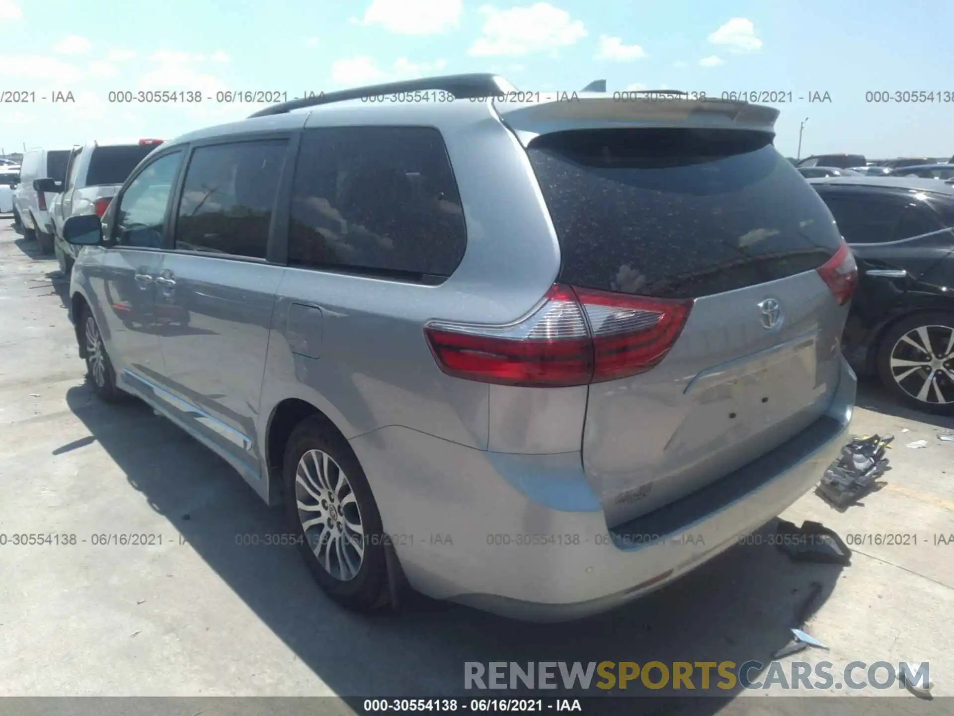 3 Фотография поврежденного автомобиля 5TDYZ3DC0LS063440 TOYOTA SIENNA 2020