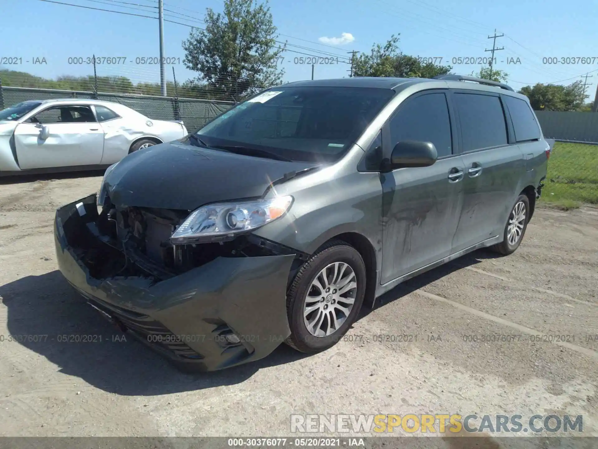 2 Photograph of a damaged car 5TDYZ3DC0LS065771 TOYOTA SIENNA 2020