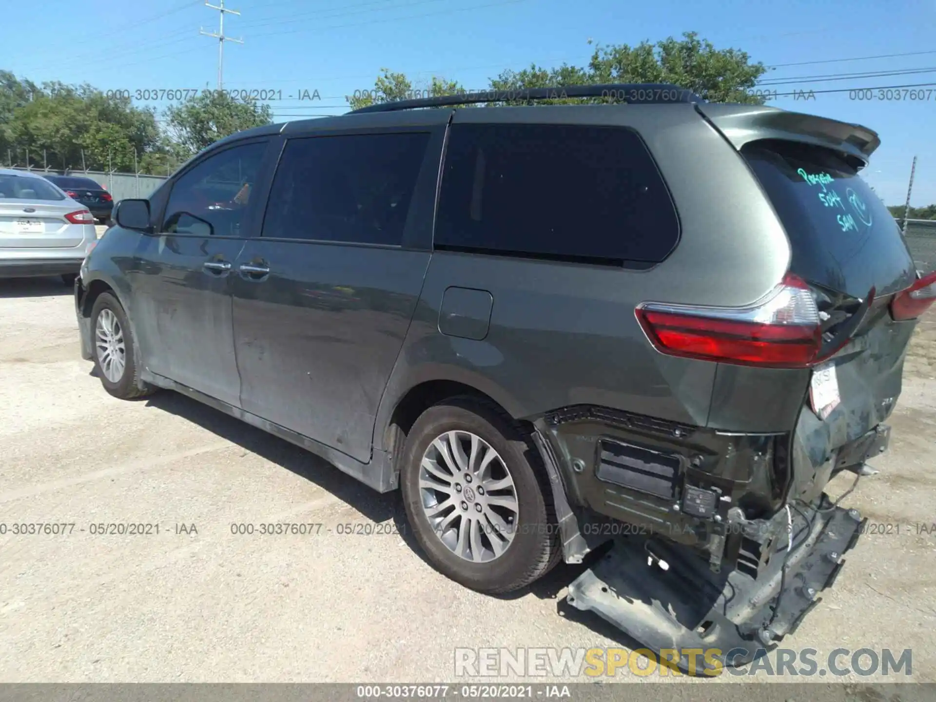 3 Фотография поврежденного автомобиля 5TDYZ3DC0LS065771 TOYOTA SIENNA 2020