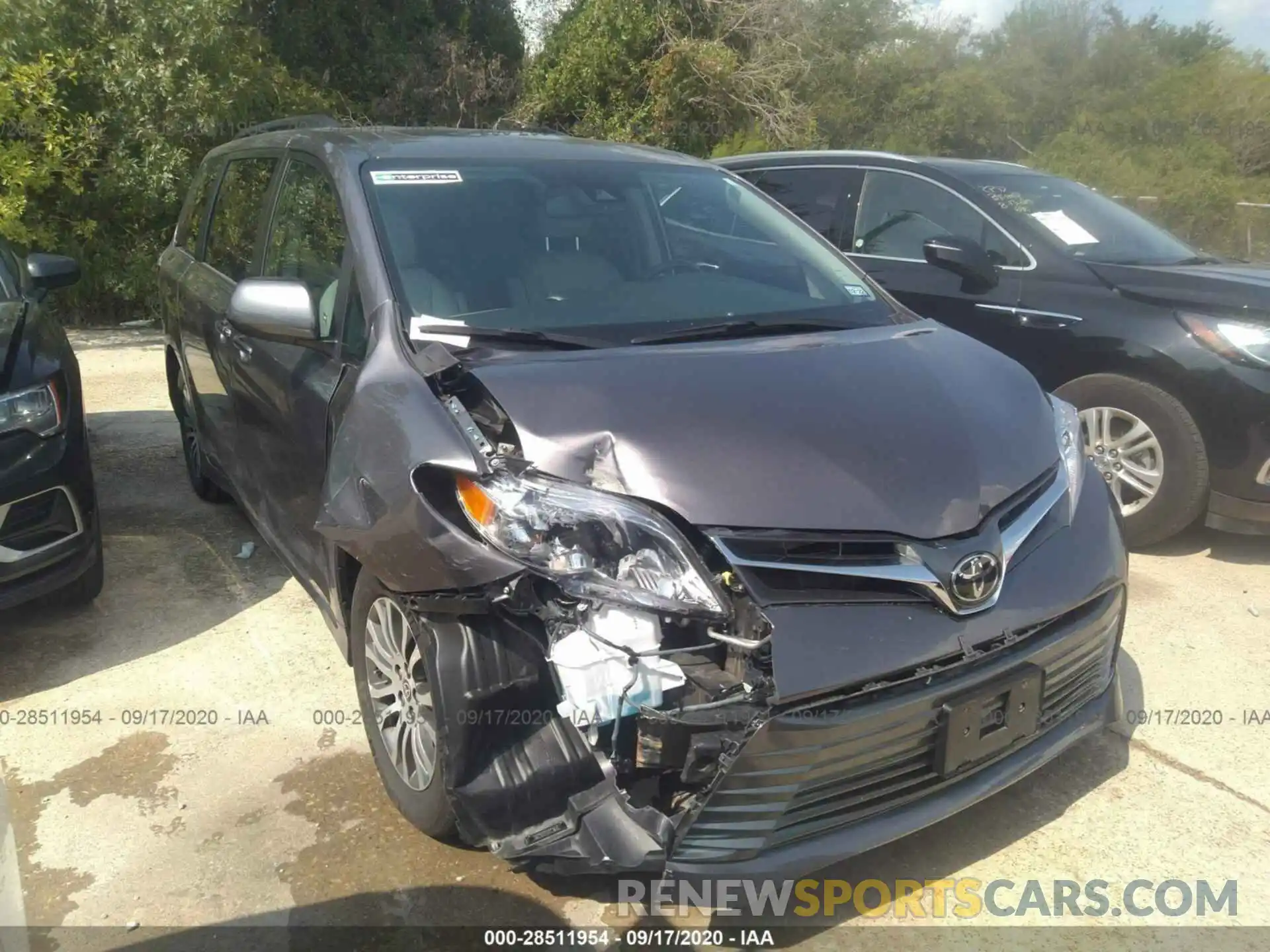 1 Photograph of a damaged car 5TDYZ3DC0LS067679 TOYOTA SIENNA 2020