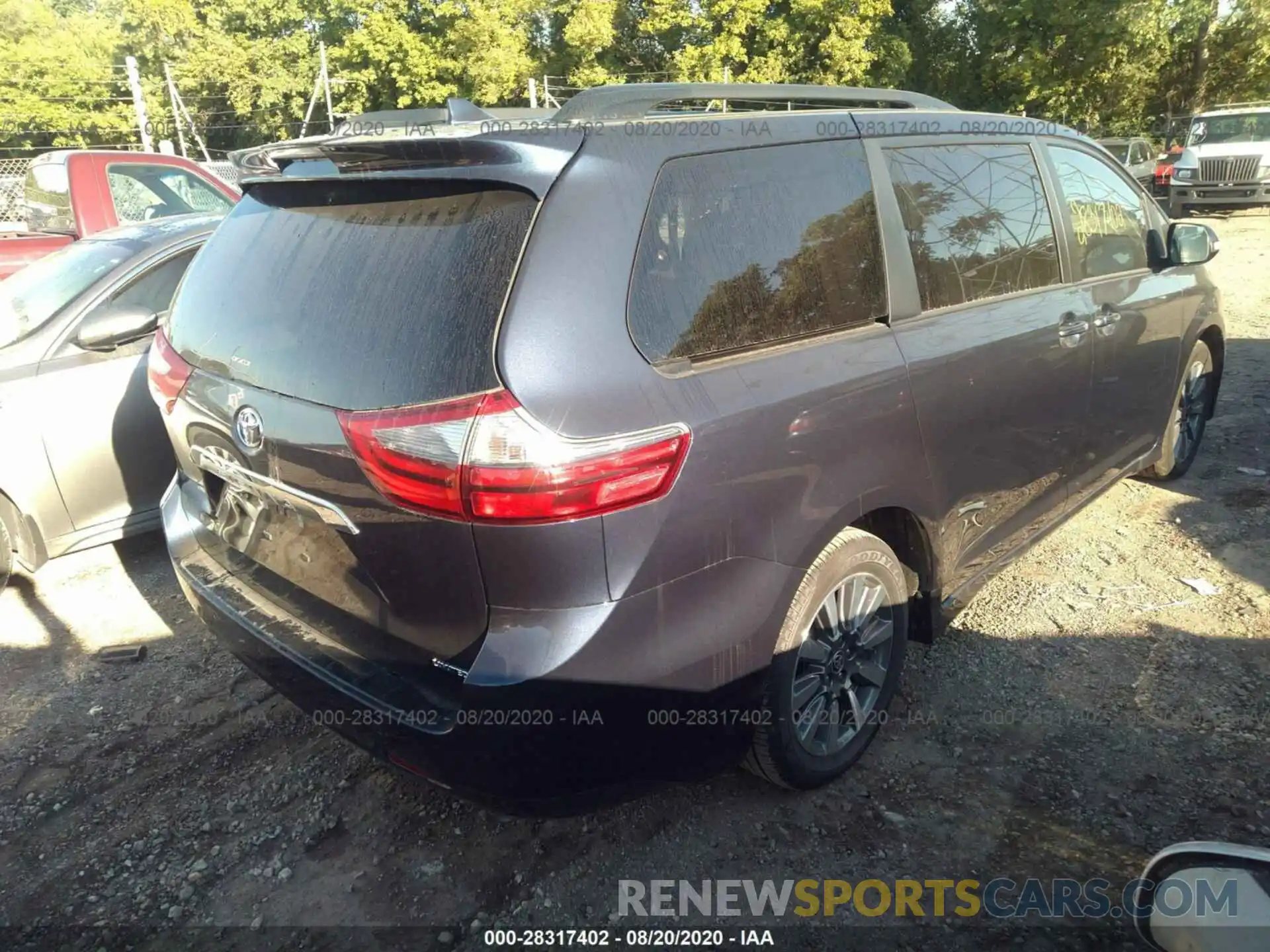 4 Photograph of a damaged car 5TDYZ3DC0LS068248 TOYOTA SIENNA 2020