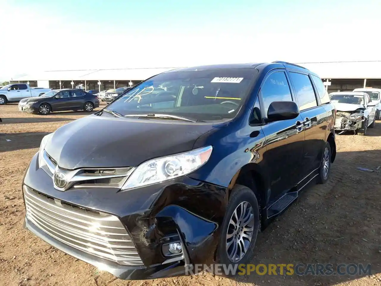 2 Photograph of a damaged car 5TDYZ3DC0LS069853 TOYOTA SIENNA 2020