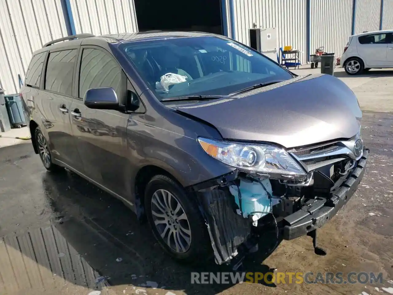 1 Photograph of a damaged car 5TDYZ3DC0LS074132 TOYOTA SIENNA 2020