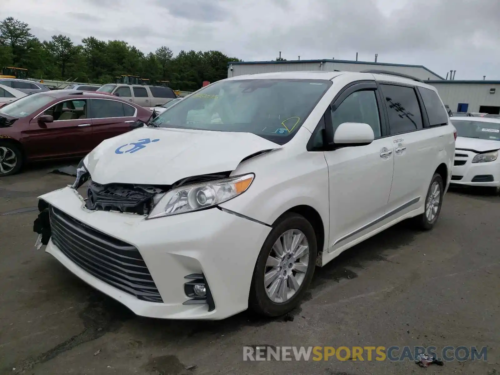 2 Photograph of a damaged car 5TDYZ3DC0LS076687 TOYOTA SIENNA 2020