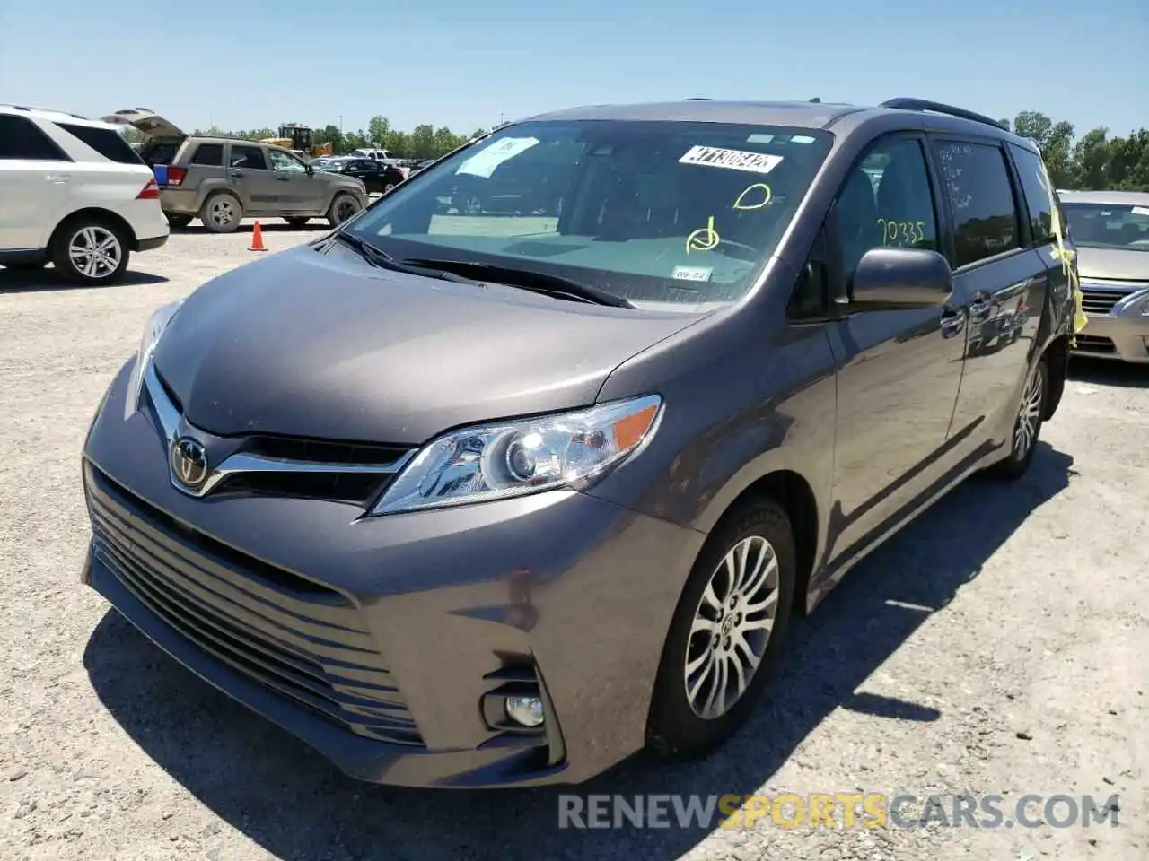 2 Photograph of a damaged car 5TDYZ3DC0LS077824 TOYOTA SIENNA 2020