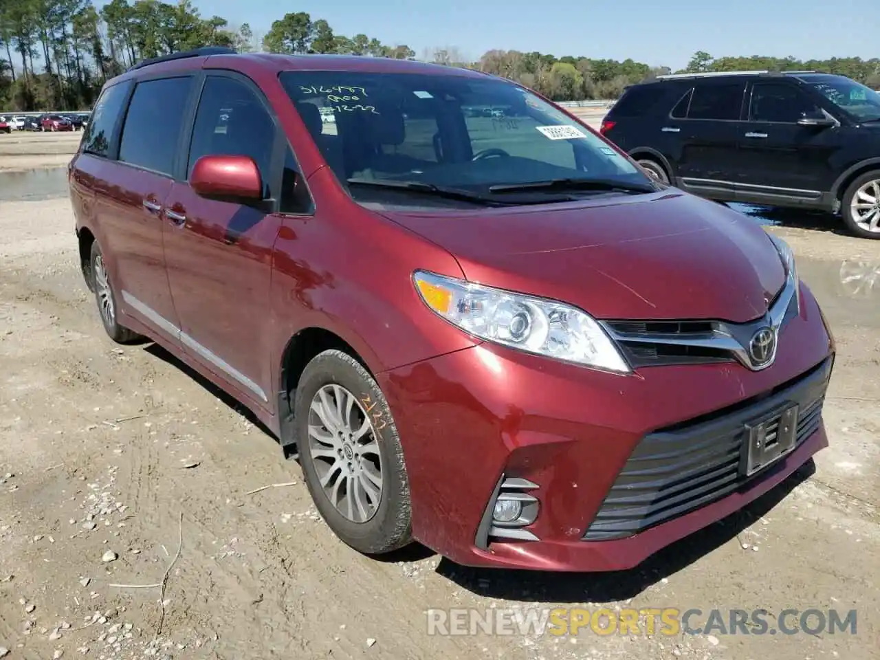 1 Photograph of a damaged car 5TDYZ3DC0LS086569 TOYOTA SIENNA 2020