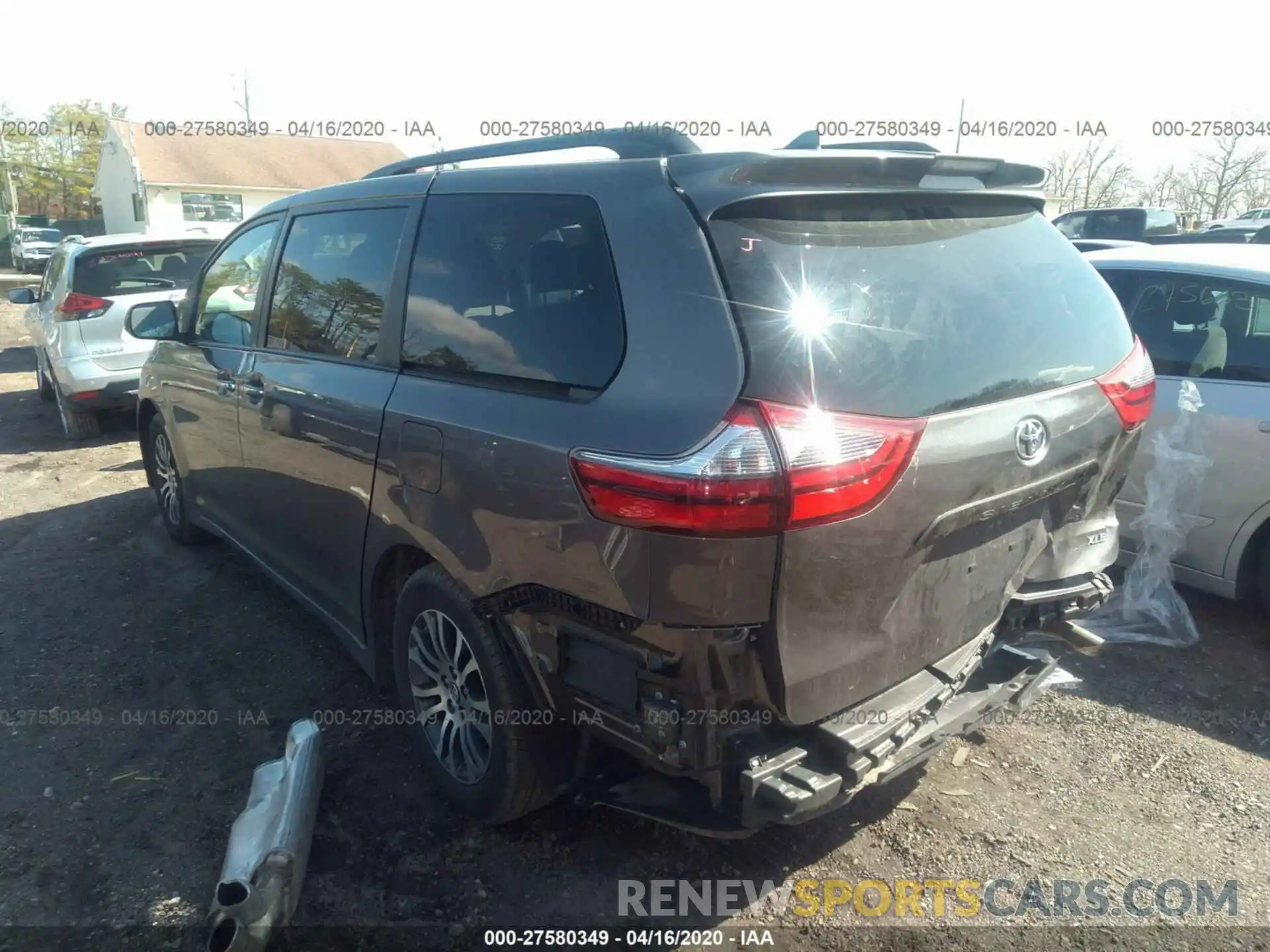 3 Фотография поврежденного автомобиля 5TDYZ3DC1LS022637 TOYOTA SIENNA 2020