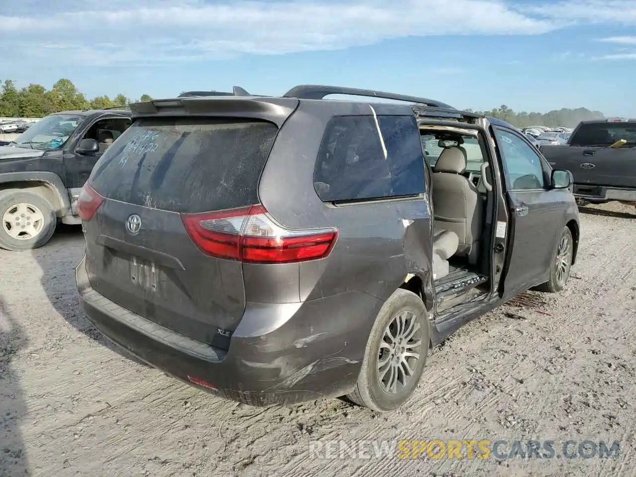 4 Фотография поврежденного автомобиля 5TDYZ3DC1LS024842 TOYOTA SIENNA 2020