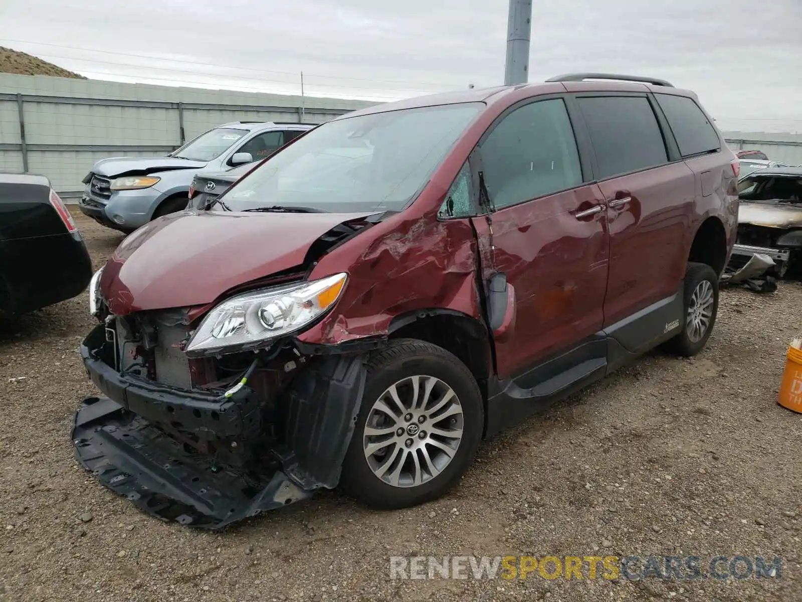 2 Photograph of a damaged car 5TDYZ3DC1LS025568 TOYOTA SIENNA 2020