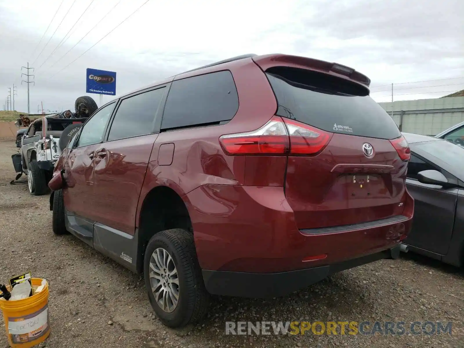 3 Photograph of a damaged car 5TDYZ3DC1LS025568 TOYOTA SIENNA 2020