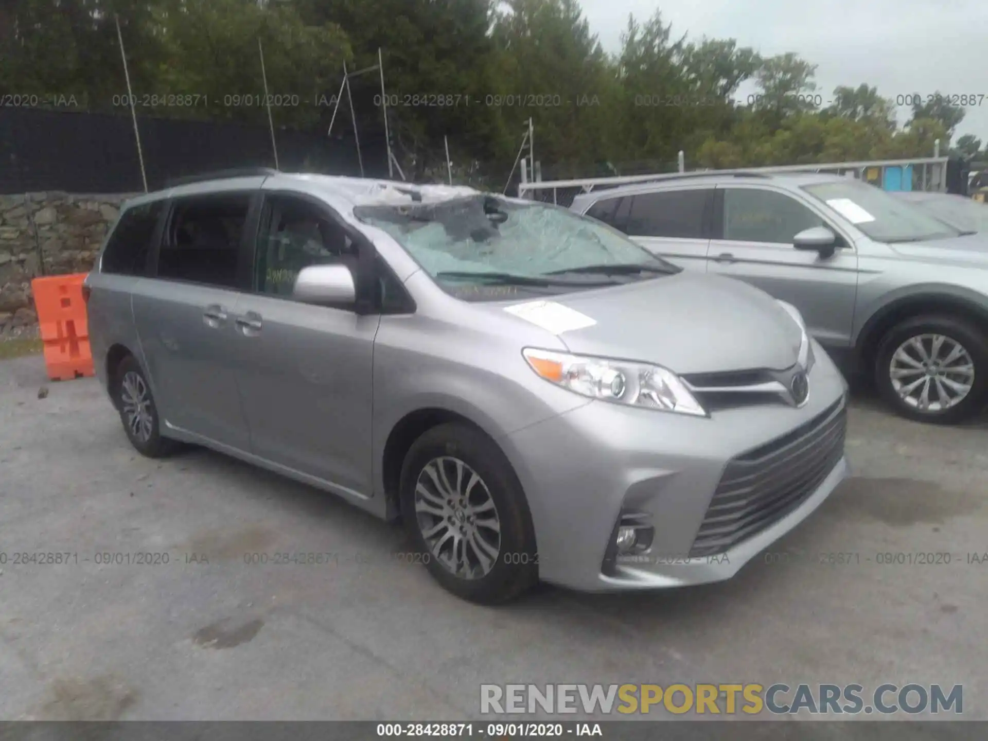 1 Photograph of a damaged car 5TDYZ3DC1LS028437 TOYOTA SIENNA 2020