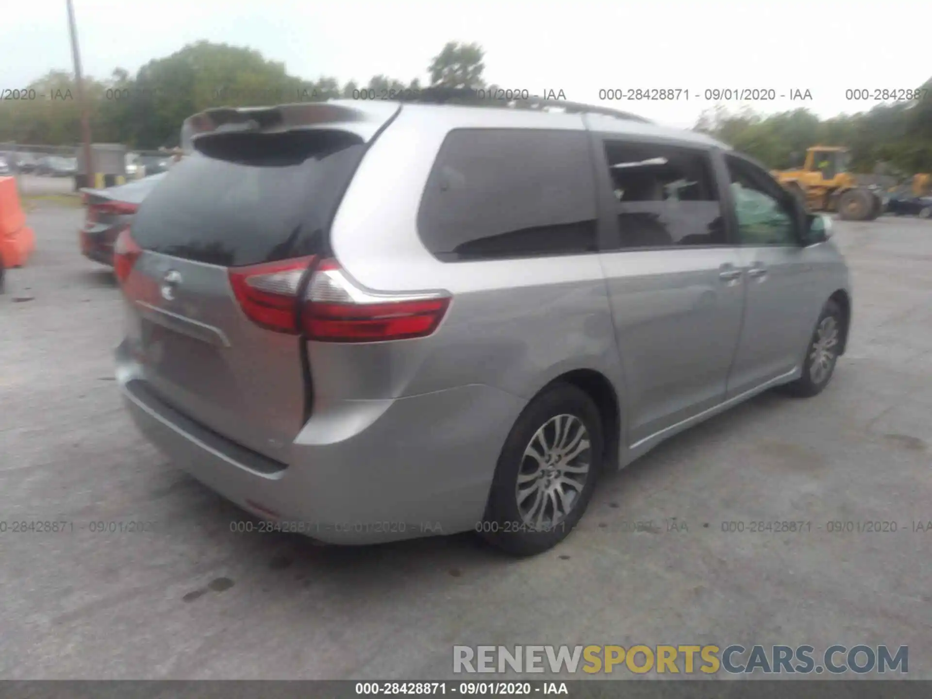 4 Photograph of a damaged car 5TDYZ3DC1LS028437 TOYOTA SIENNA 2020