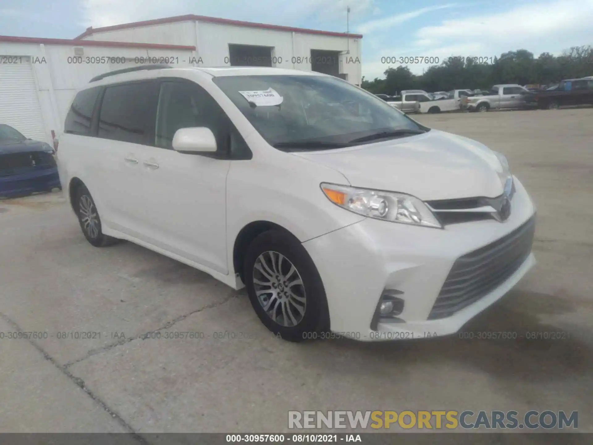 1 Photograph of a damaged car 5TDYZ3DC1LS029765 TOYOTA SIENNA 2020