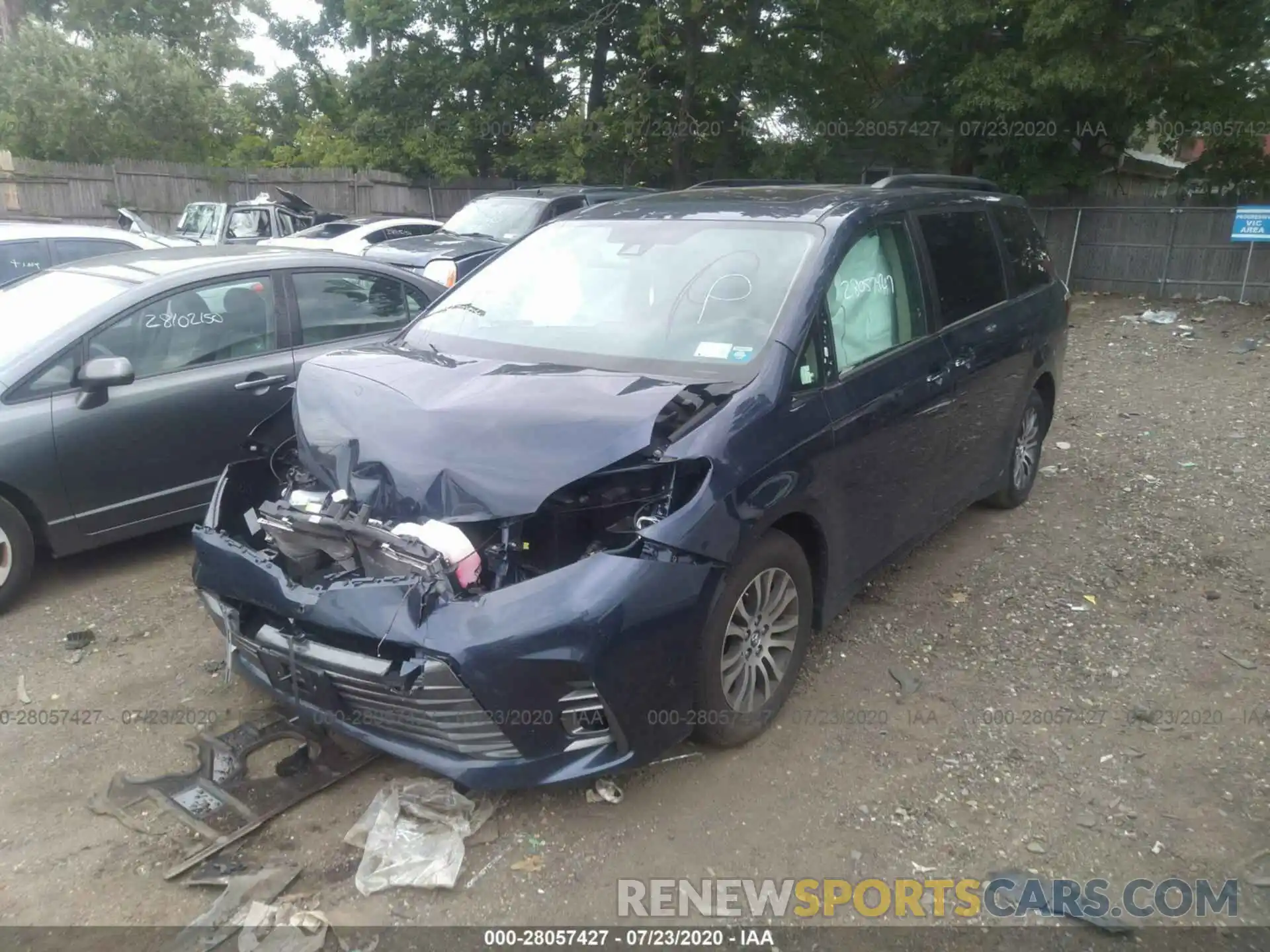 2 Photograph of a damaged car 5TDYZ3DC1LS033489 TOYOTA SIENNA 2020