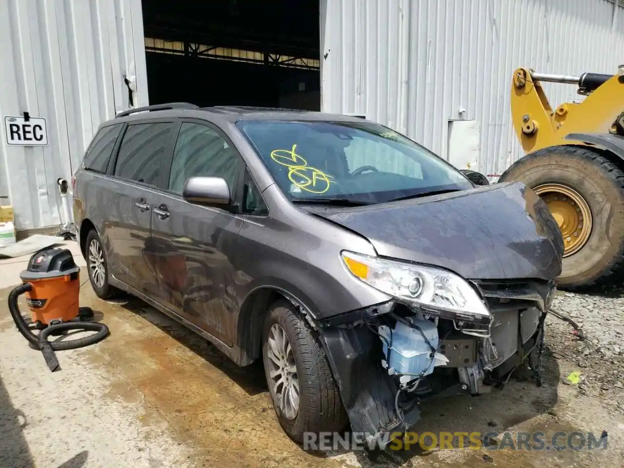 1 Photograph of a damaged car 5TDYZ3DC1LS034206 TOYOTA SIENNA 2020