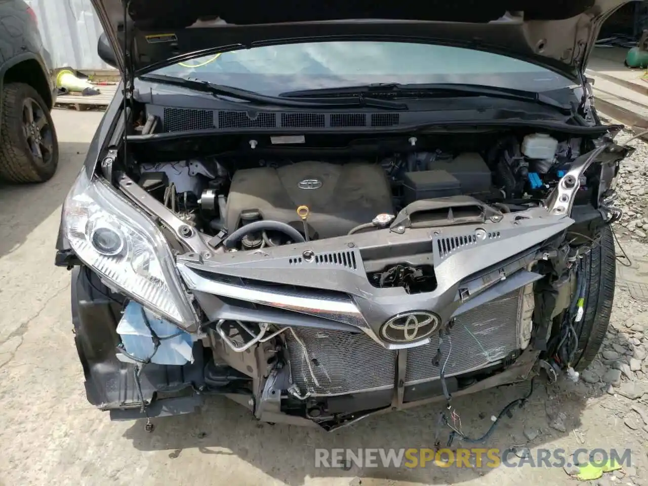 7 Photograph of a damaged car 5TDYZ3DC1LS034206 TOYOTA SIENNA 2020