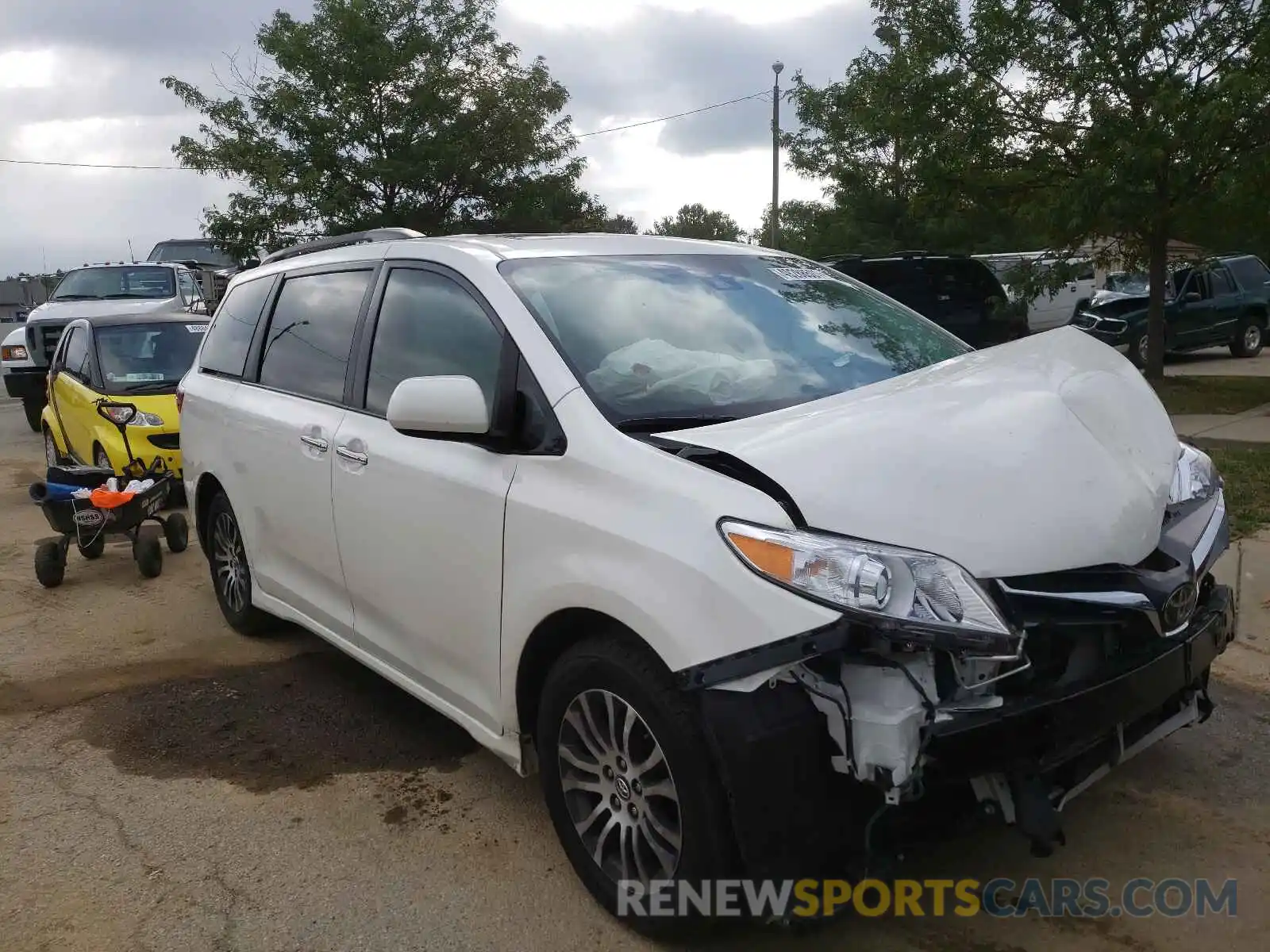 1 Photograph of a damaged car 5TDYZ3DC1LS035646 TOYOTA SIENNA 2020