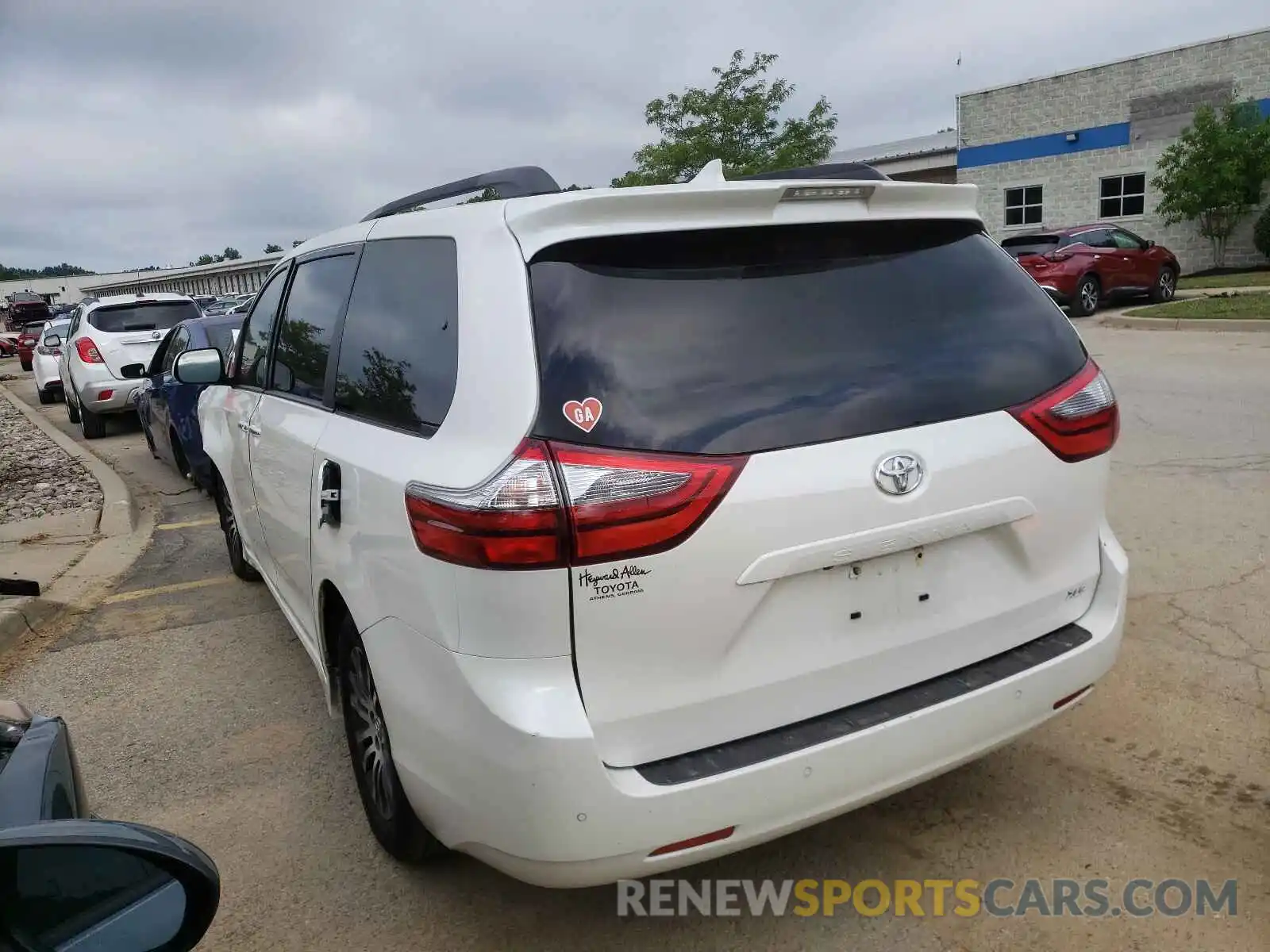 3 Photograph of a damaged car 5TDYZ3DC1LS035646 TOYOTA SIENNA 2020