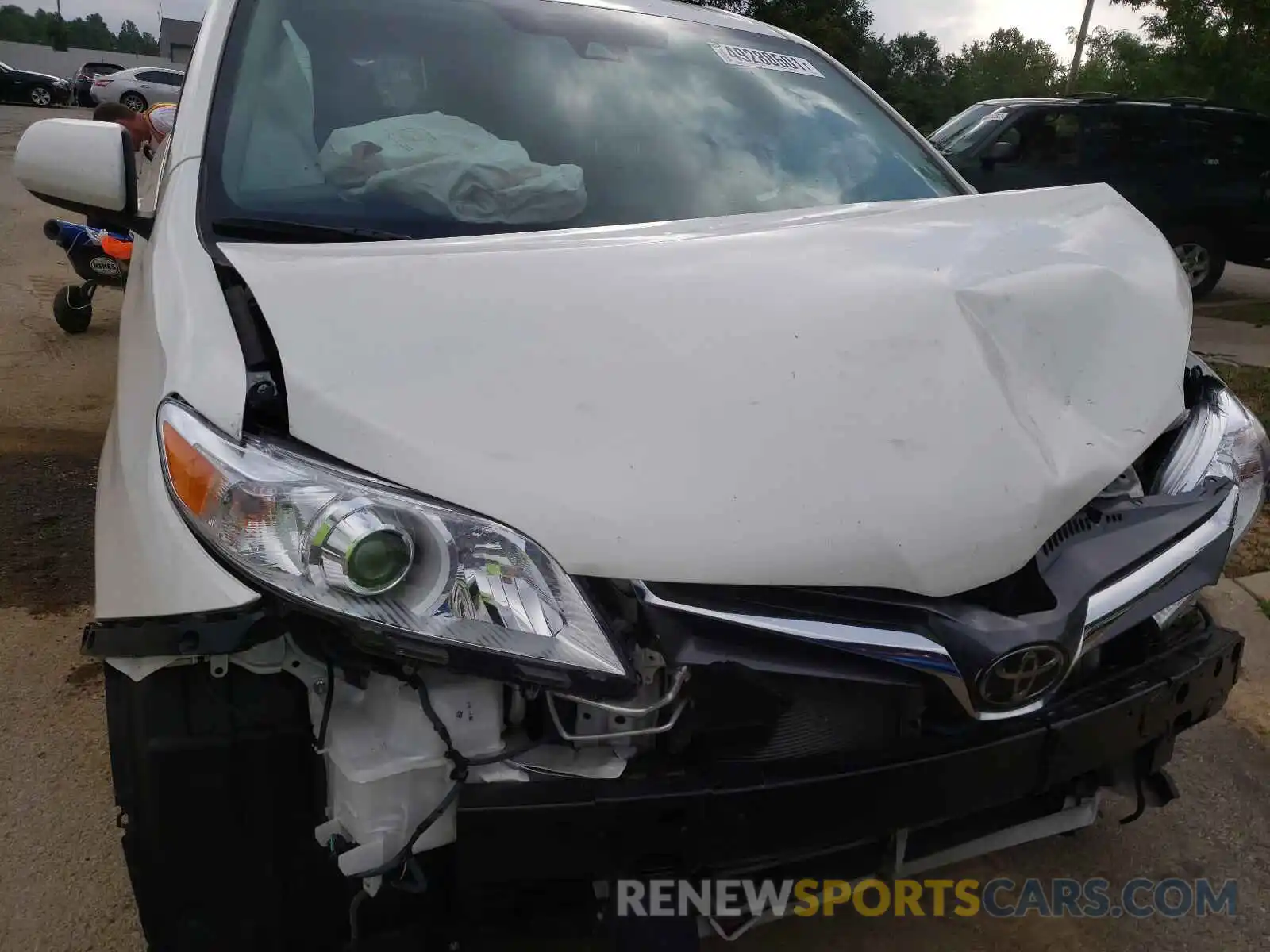 7 Photograph of a damaged car 5TDYZ3DC1LS035646 TOYOTA SIENNA 2020