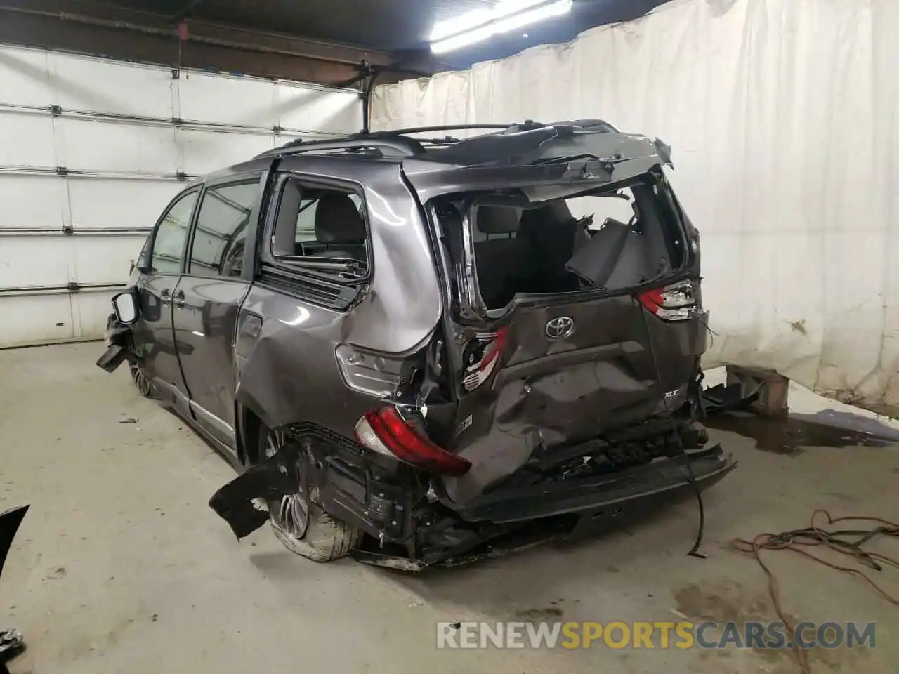 3 Photograph of a damaged car 5TDYZ3DC1LS042399 TOYOTA SIENNA 2020