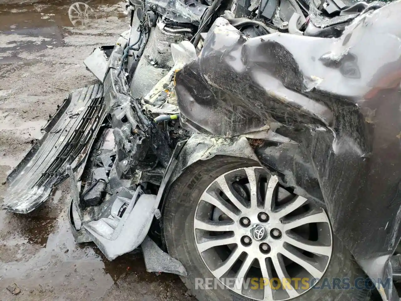 9 Photograph of a damaged car 5TDYZ3DC1LS042838 TOYOTA SIENNA 2020