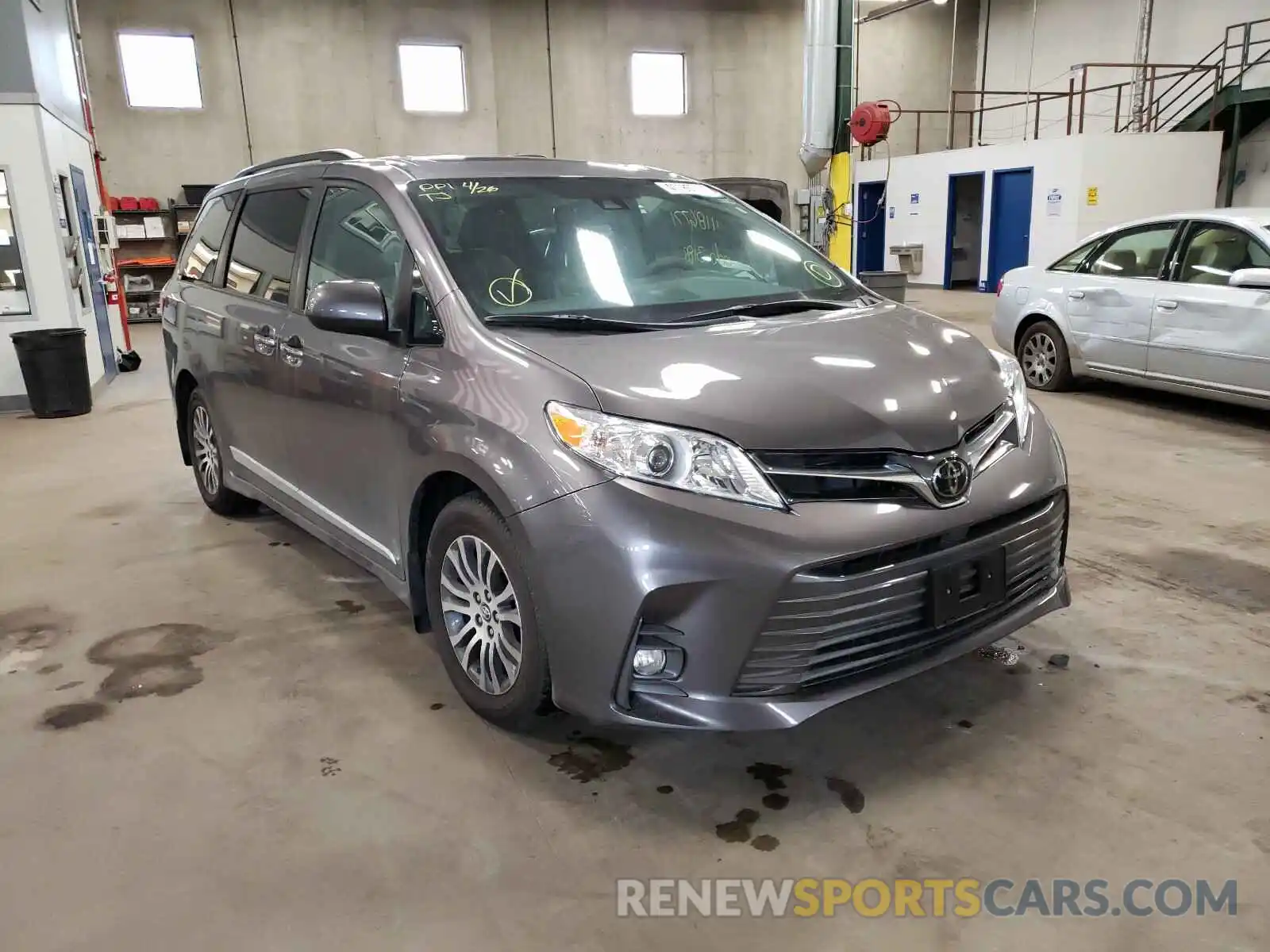 1 Photograph of a damaged car 5TDYZ3DC1LS043729 TOYOTA SIENNA 2020