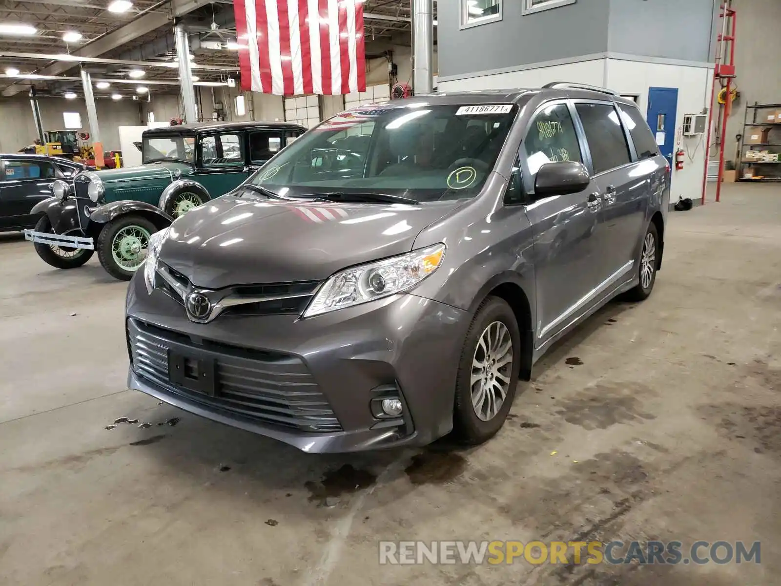 2 Photograph of a damaged car 5TDYZ3DC1LS043729 TOYOTA SIENNA 2020