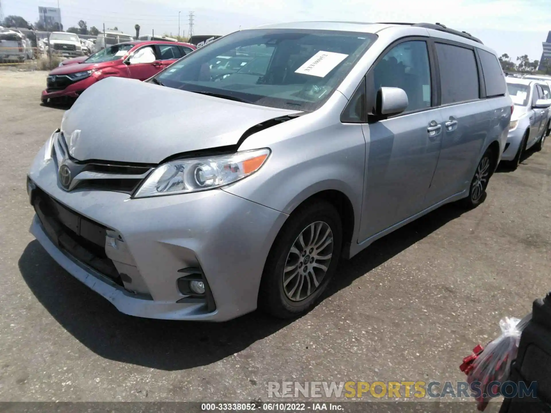 2 Photograph of a damaged car 5TDYZ3DC1LS044850 TOYOTA SIENNA 2020