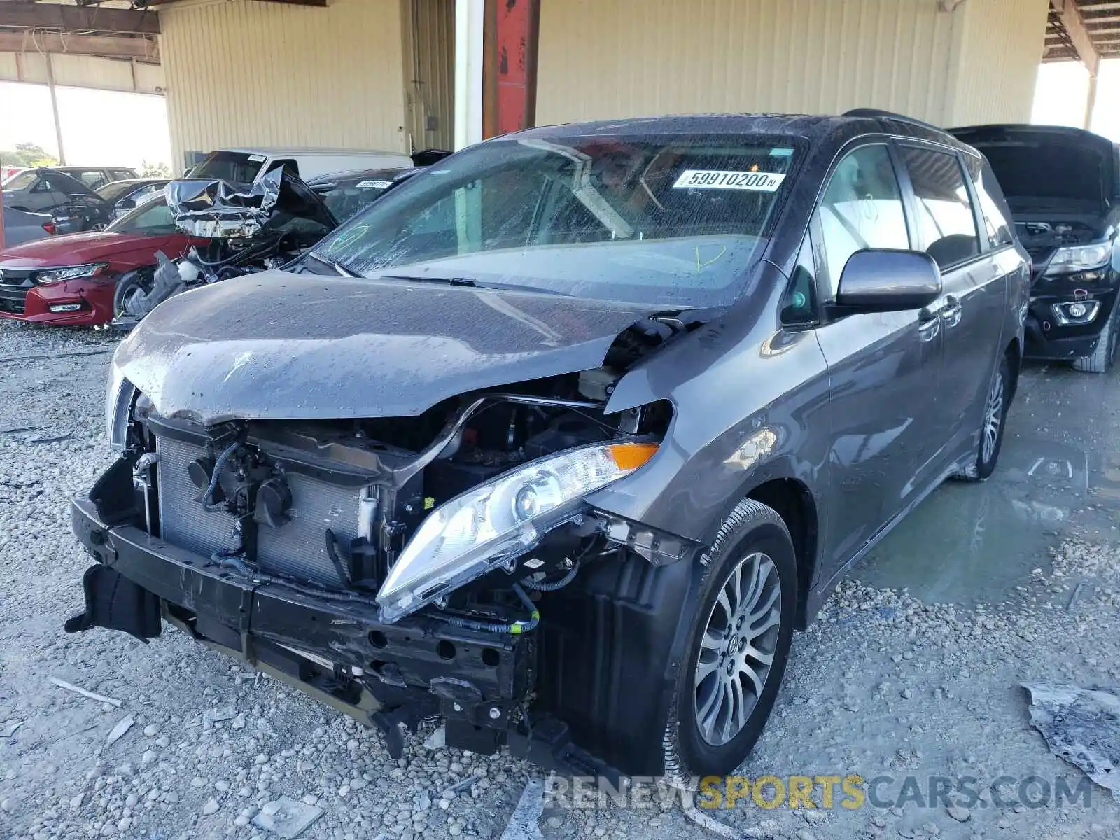 2 Photograph of a damaged car 5TDYZ3DC1LS045951 TOYOTA SIENNA 2020