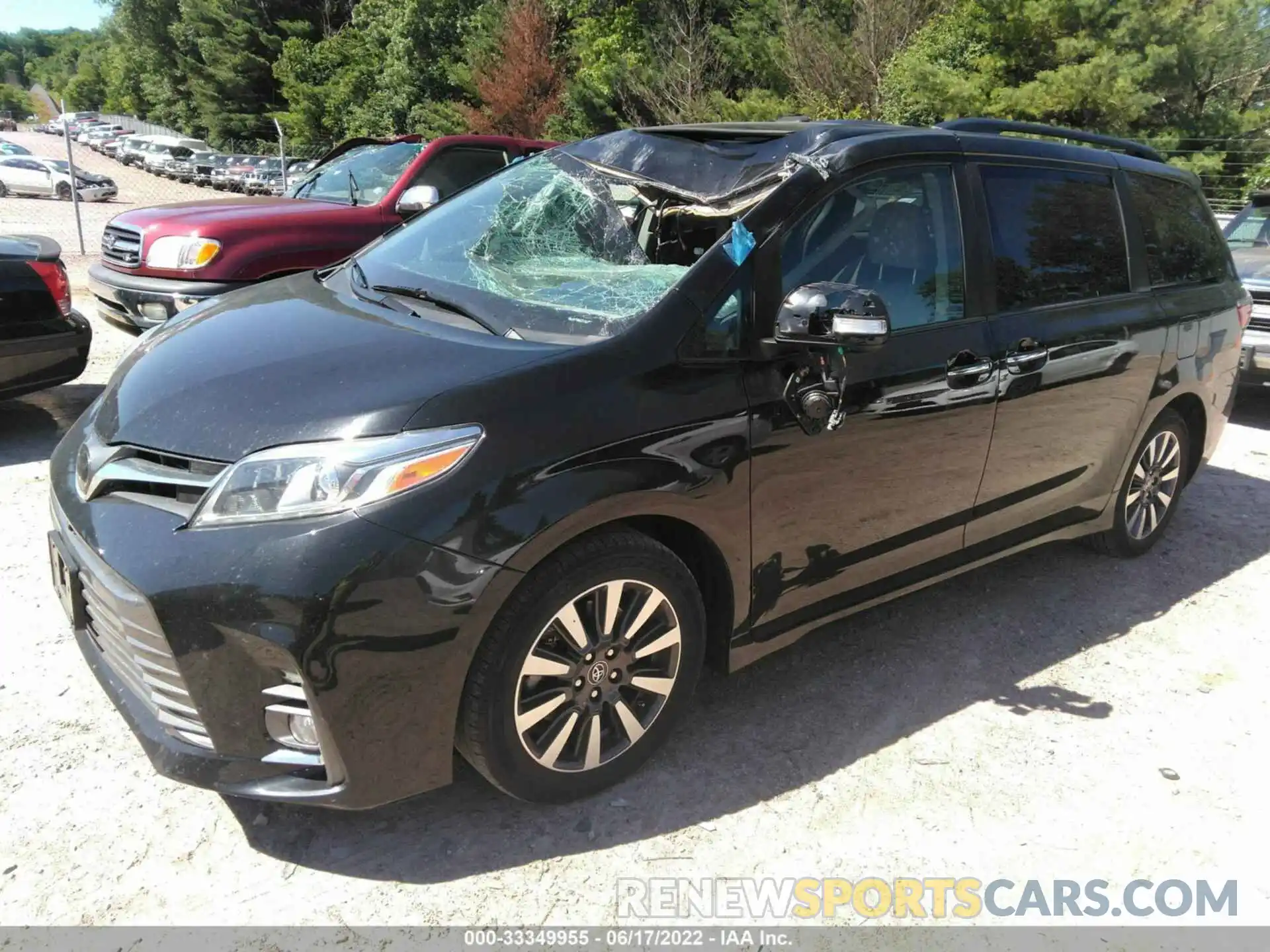 2 Photograph of a damaged car 5TDYZ3DC1LS046842 TOYOTA SIENNA 2020