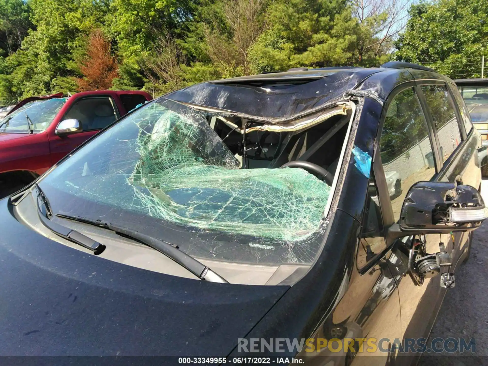 6 Photograph of a damaged car 5TDYZ3DC1LS046842 TOYOTA SIENNA 2020