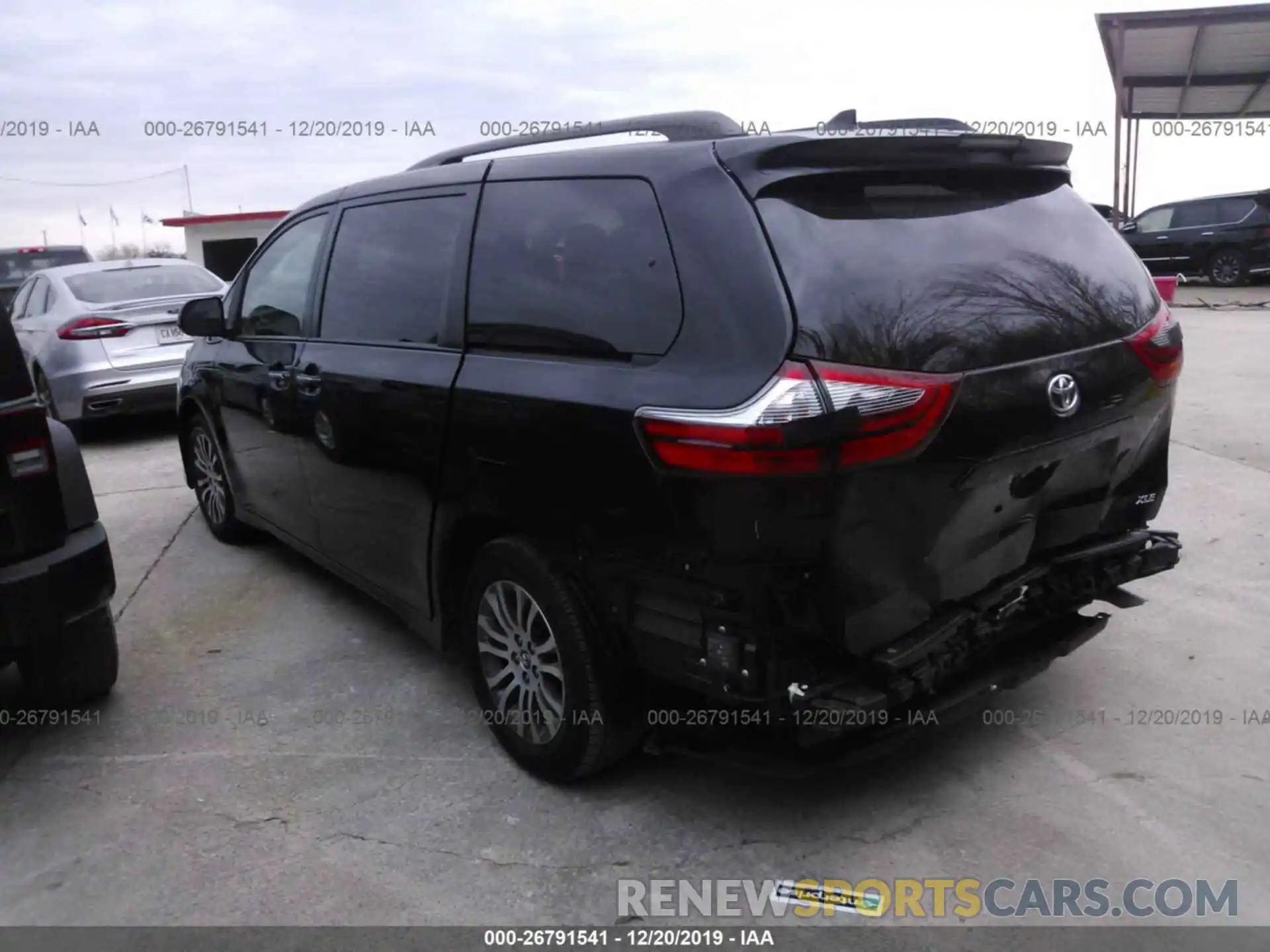 3 Photograph of a damaged car 5TDYZ3DC1LS047585 TOYOTA SIENNA 2020