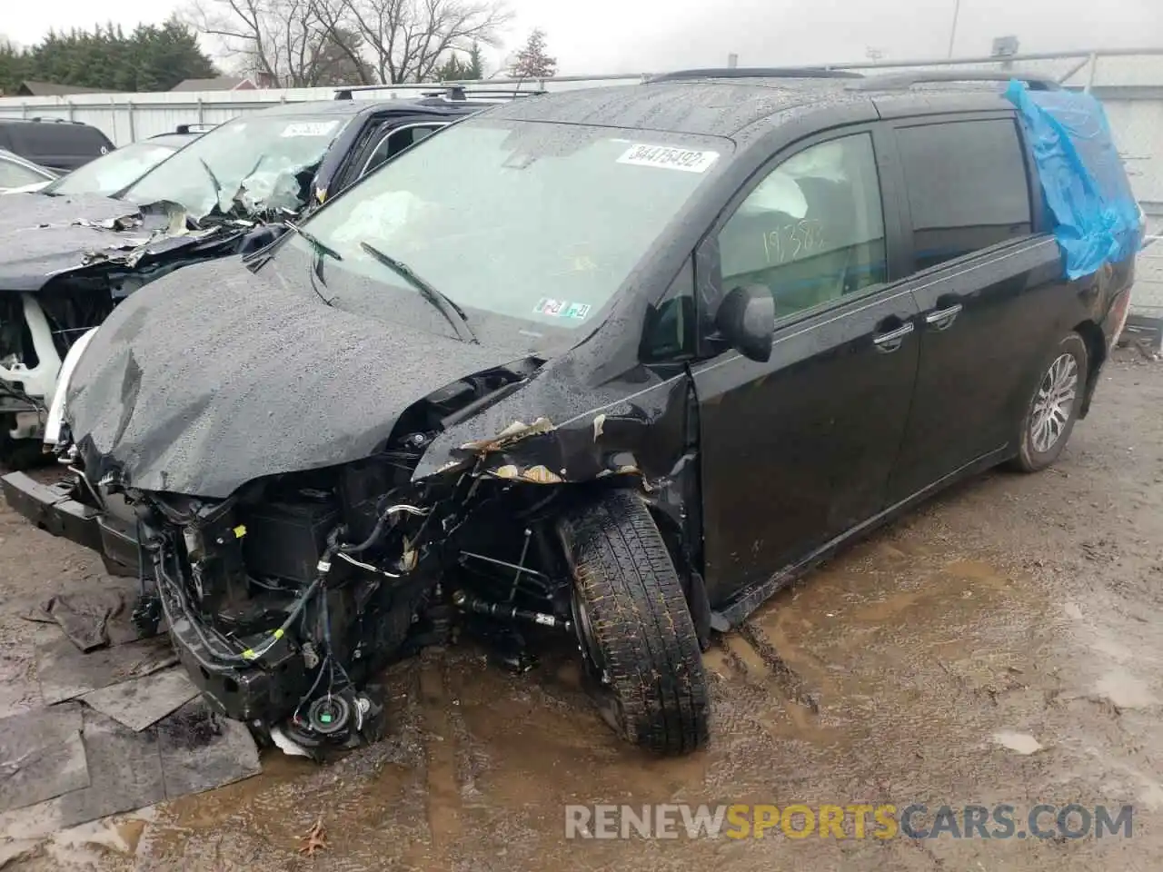 2 Photograph of a damaged car 5TDYZ3DC1LS058201 TOYOTA SIENNA 2020