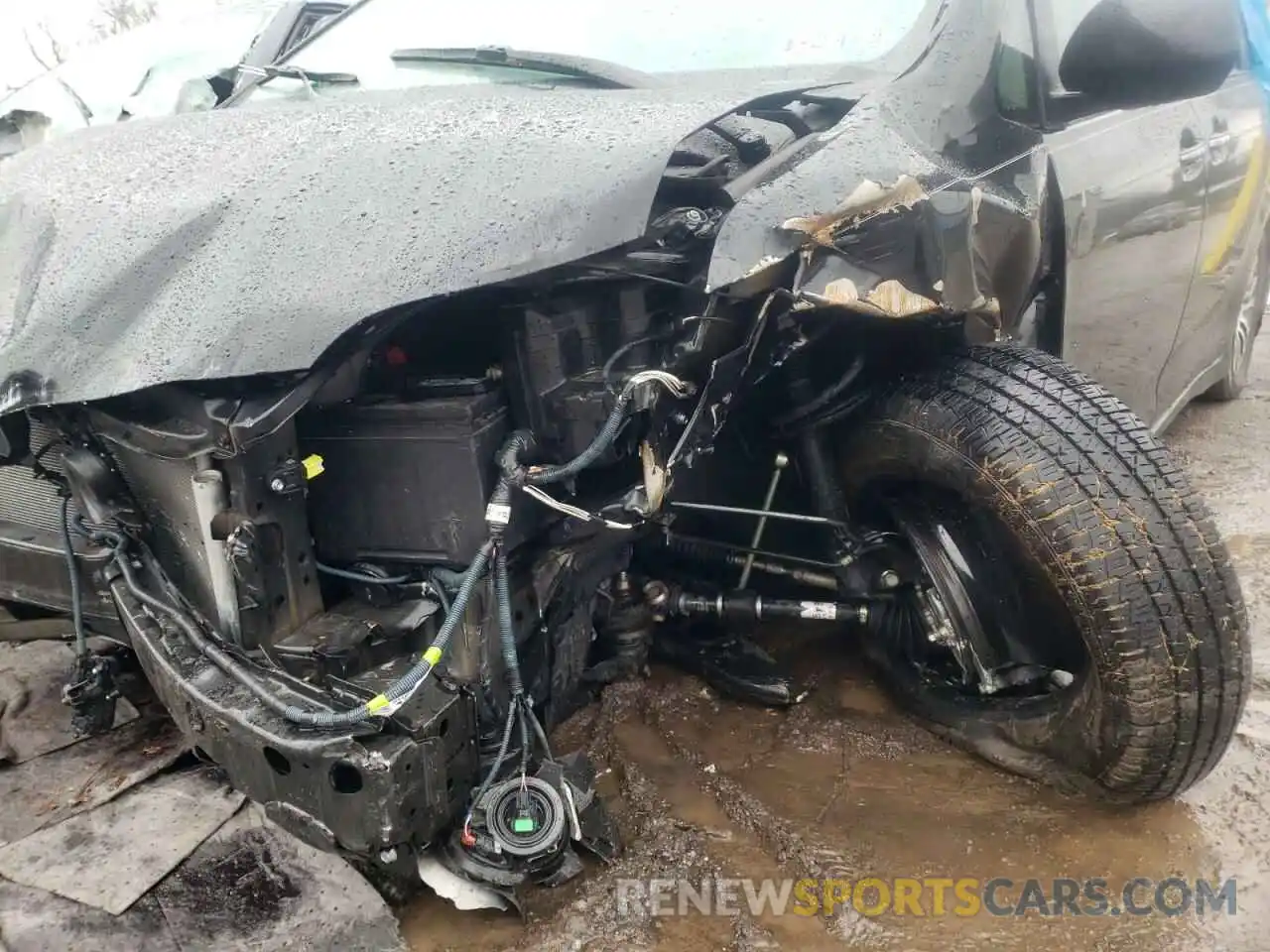 9 Photograph of a damaged car 5TDYZ3DC1LS058201 TOYOTA SIENNA 2020