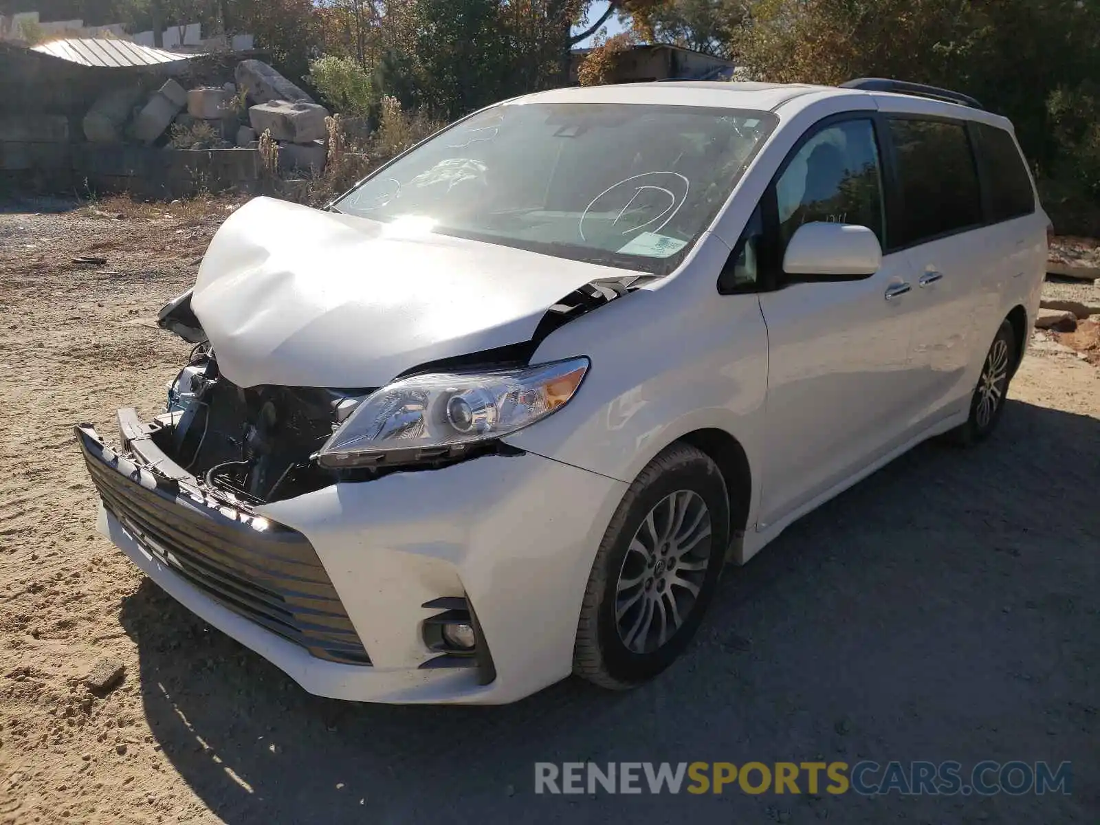 2 Photograph of a damaged car 5TDYZ3DC1LS060711 TOYOTA SIENNA 2020