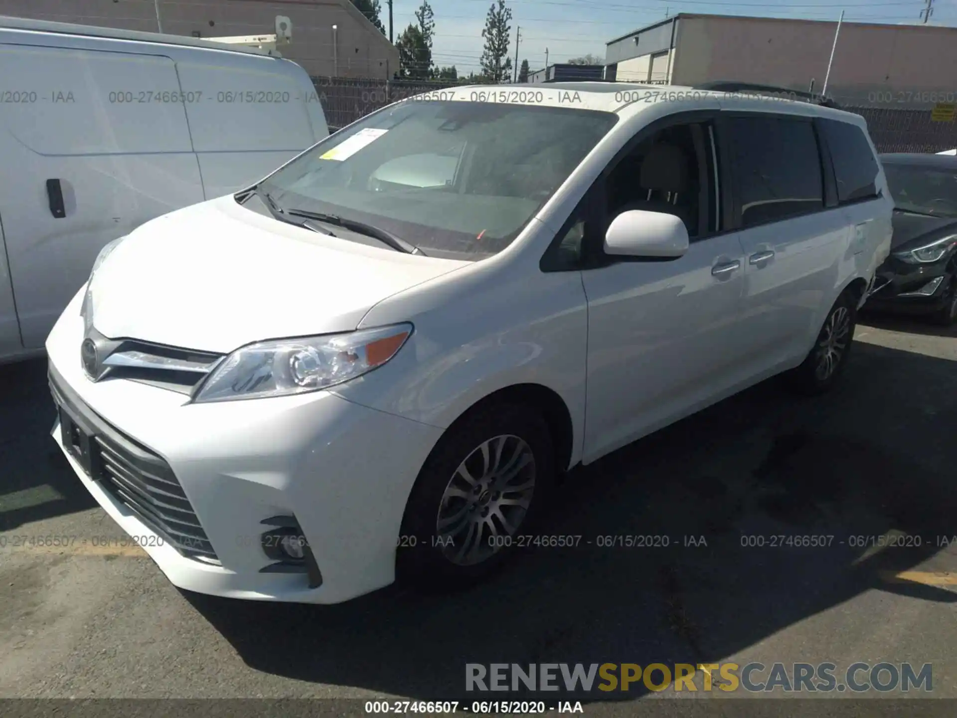 2 Photograph of a damaged car 5TDYZ3DC1LS061342 TOYOTA SIENNA 2020