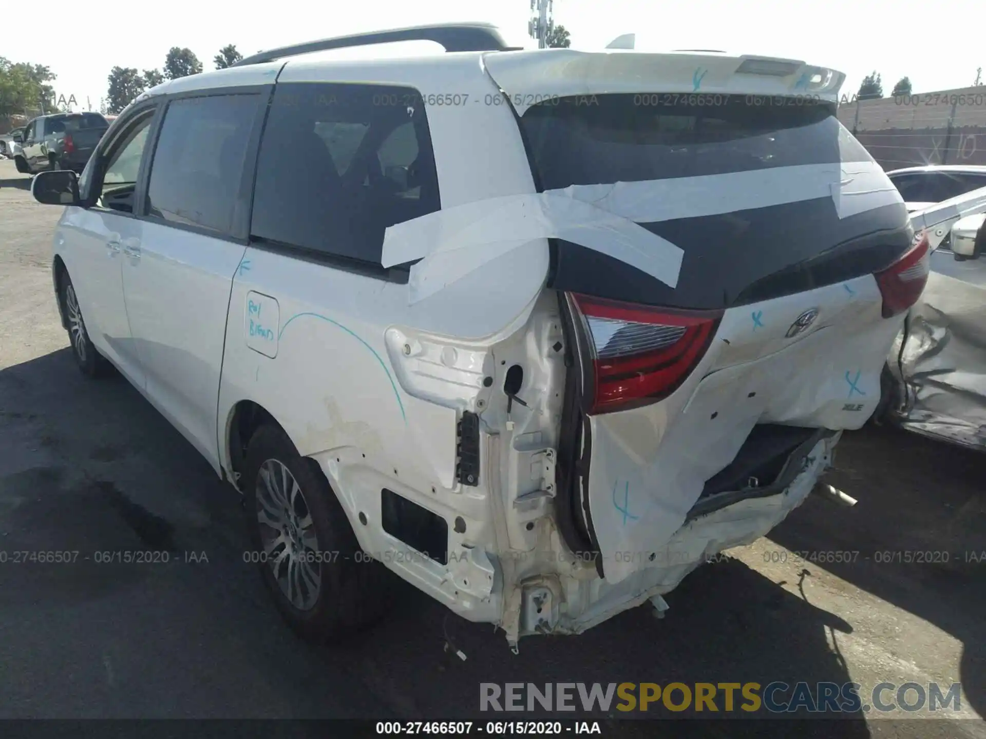 3 Photograph of a damaged car 5TDYZ3DC1LS061342 TOYOTA SIENNA 2020