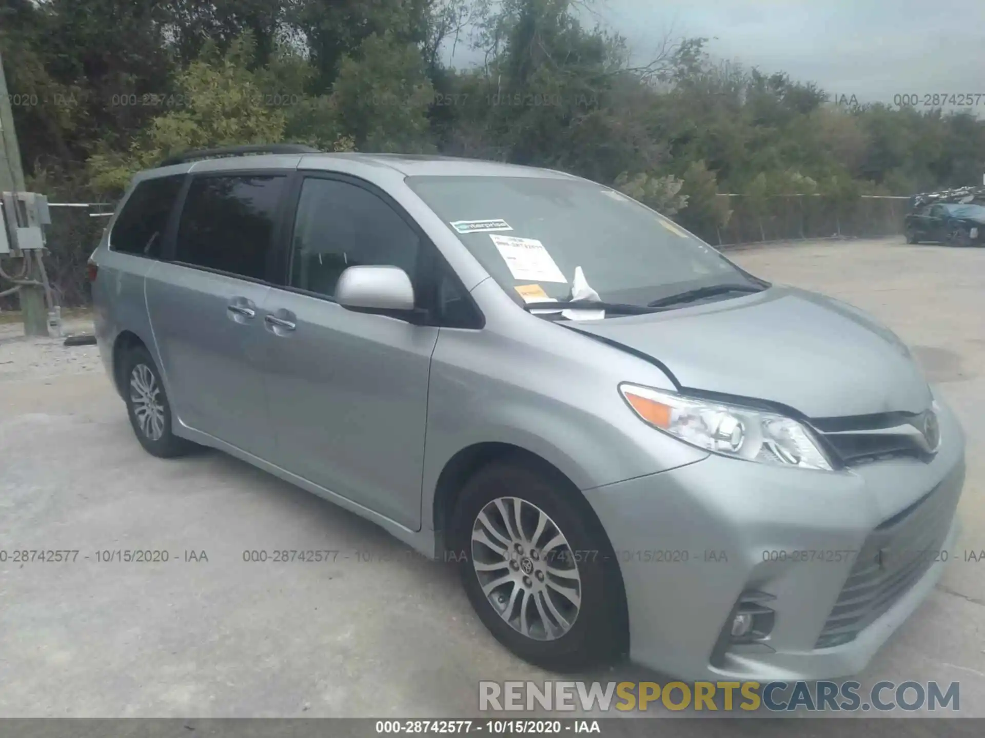 1 Photograph of a damaged car 5TDYZ3DC1LS064659 TOYOTA SIENNA 2020