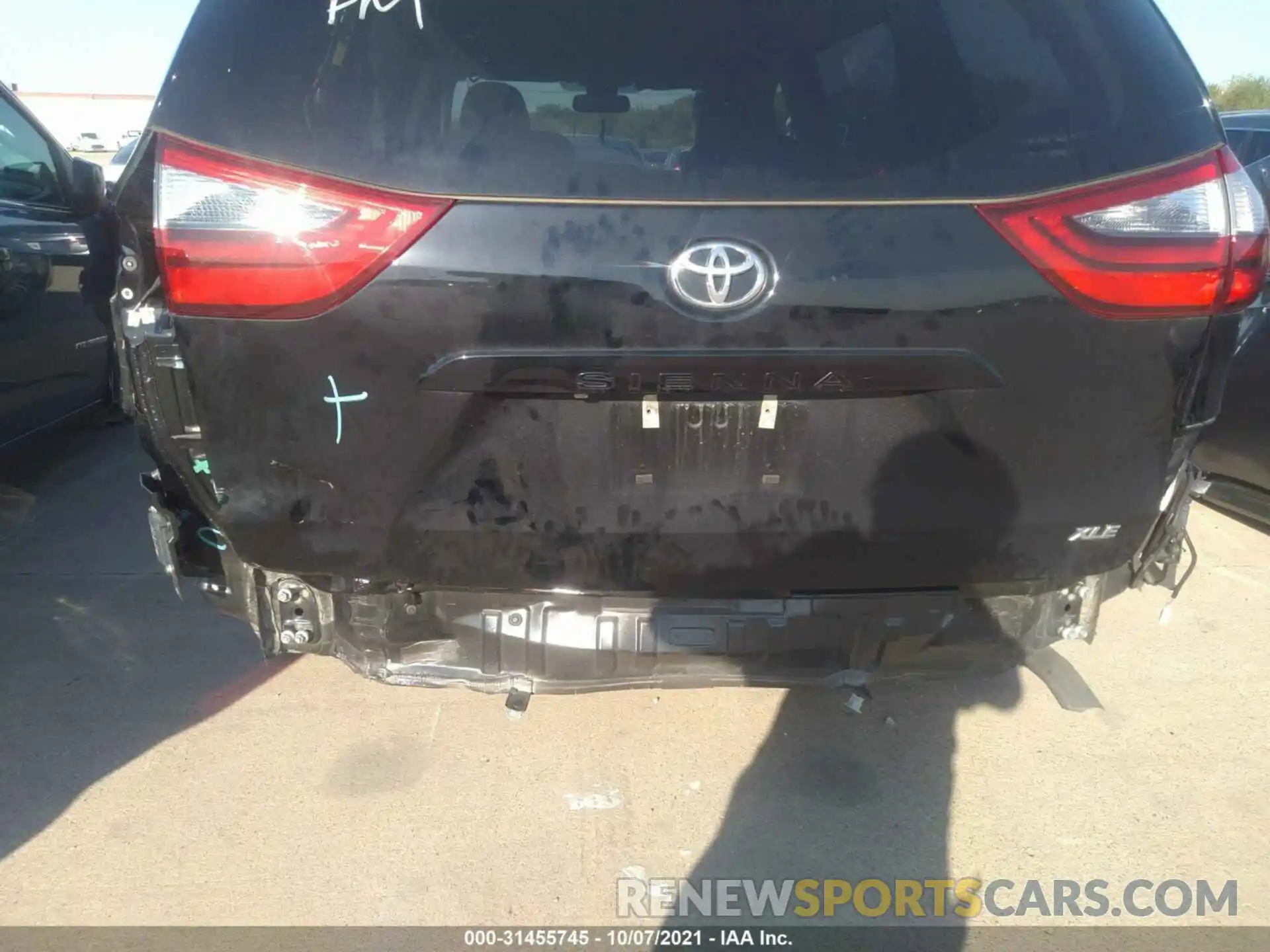 6 Photograph of a damaged car 5TDYZ3DC1LS067898 TOYOTA SIENNA 2020